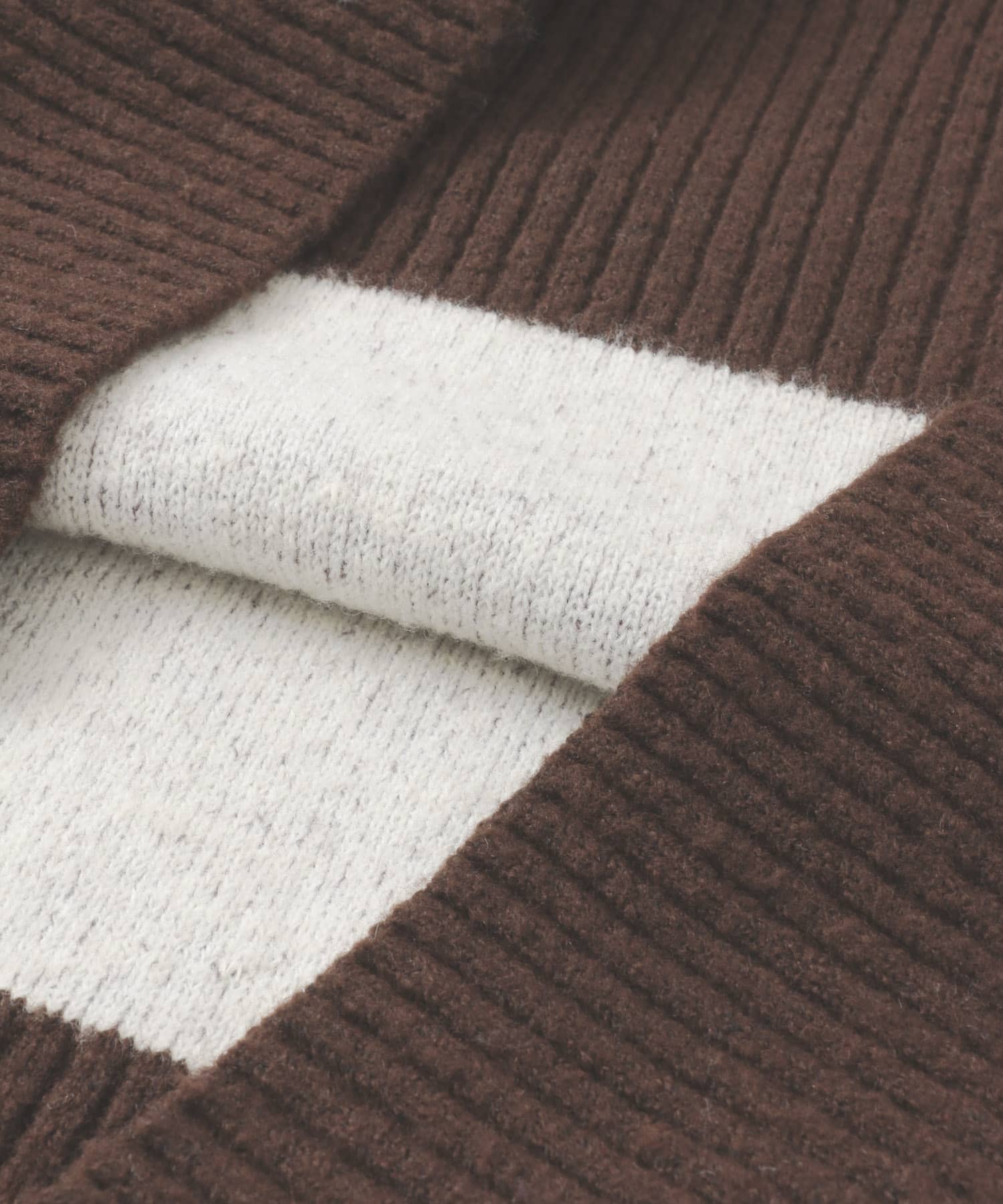 リバーシブルタートルニット BROWN×BEG one