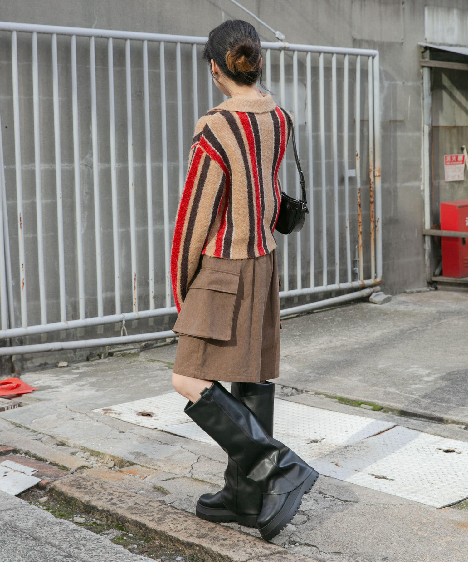 KHAKI