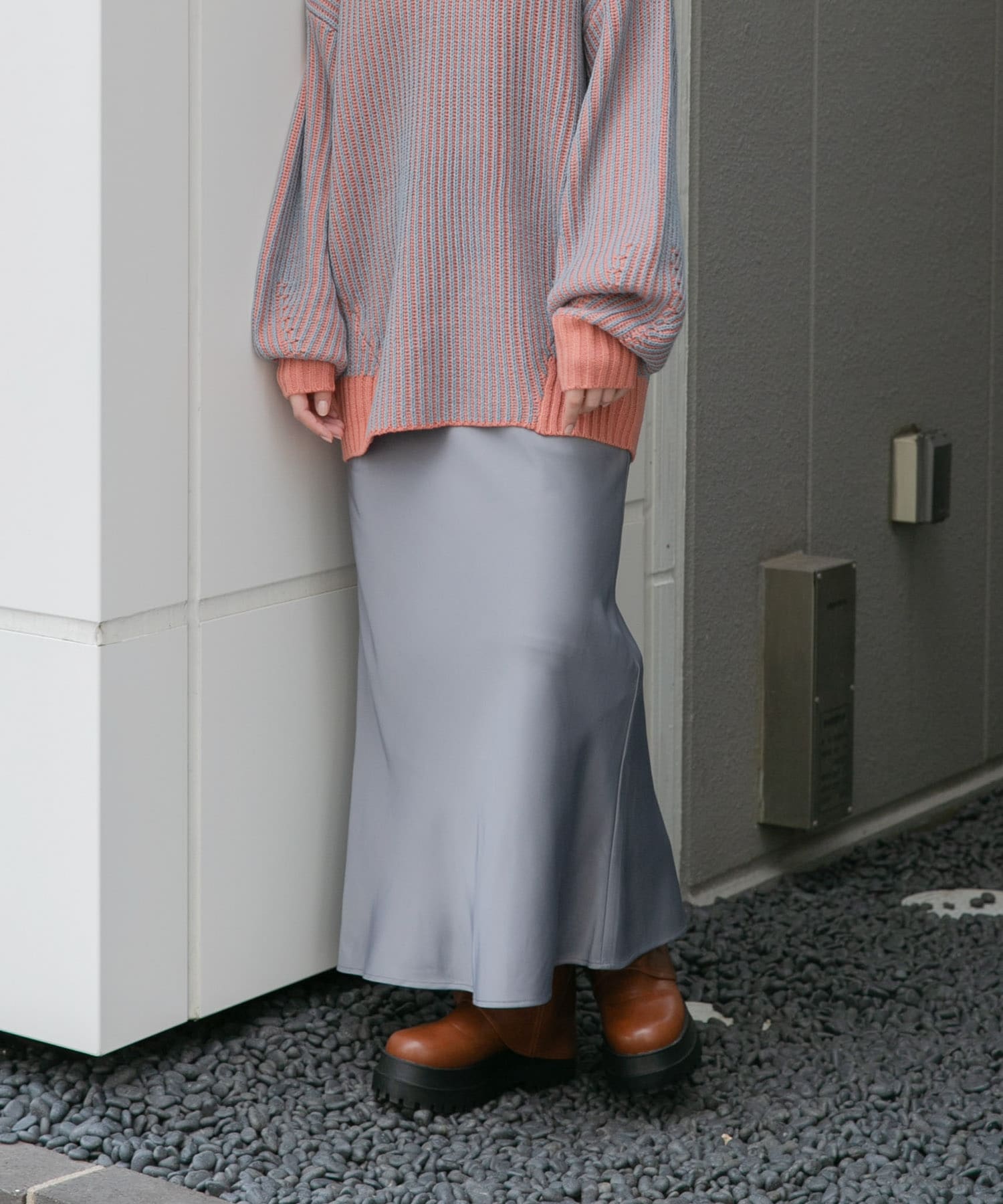 サテンバイアススカート