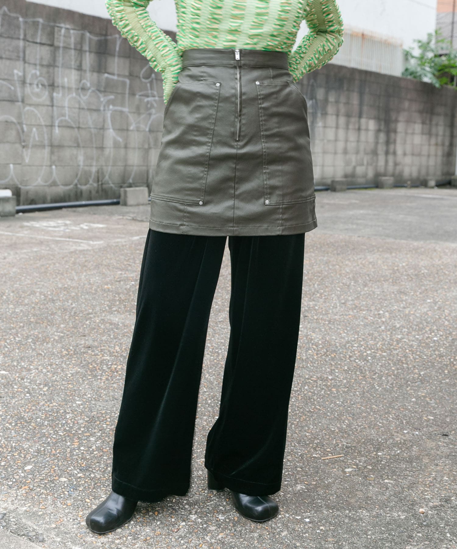 KHAKI
