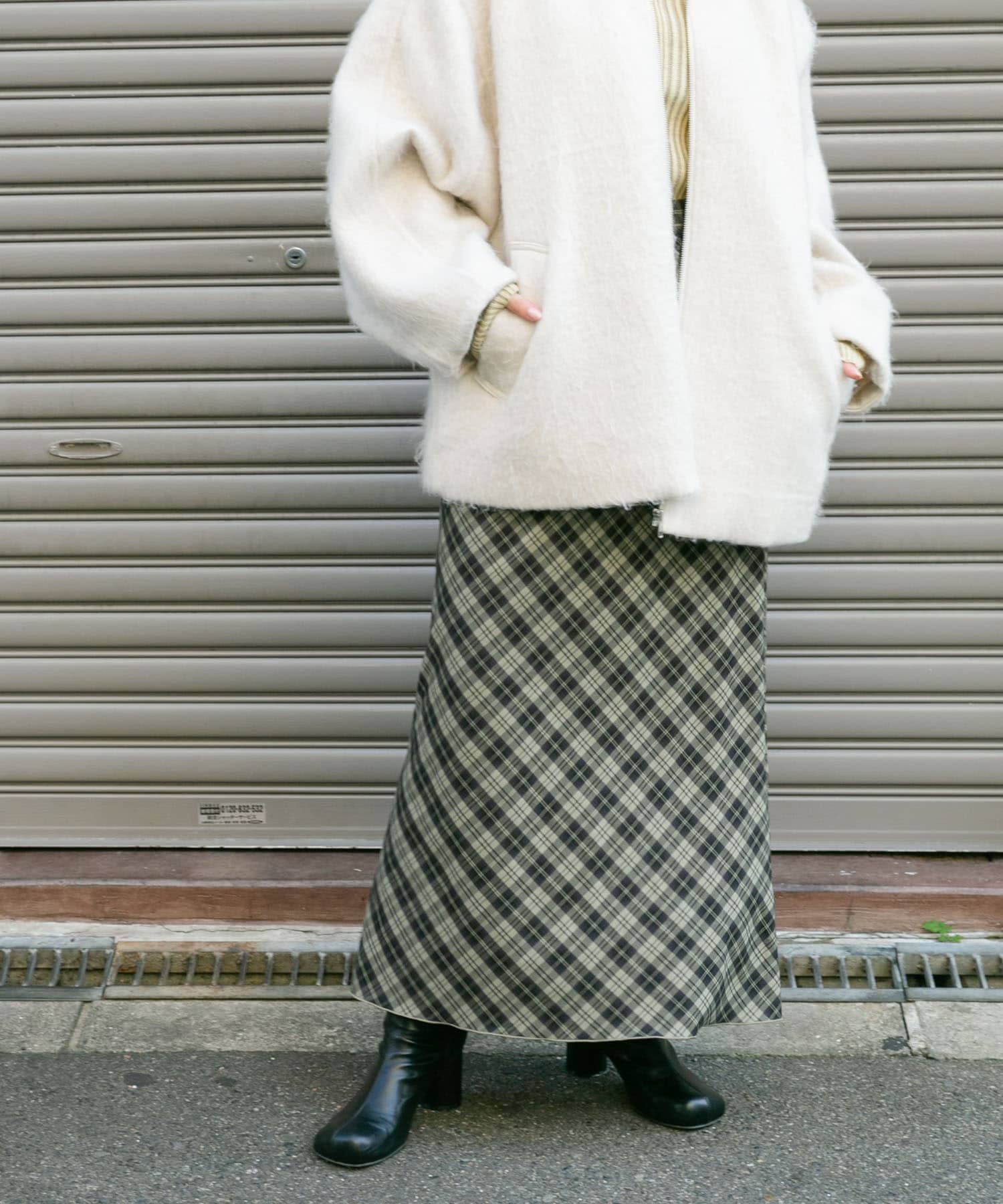 KHAKI×BLK