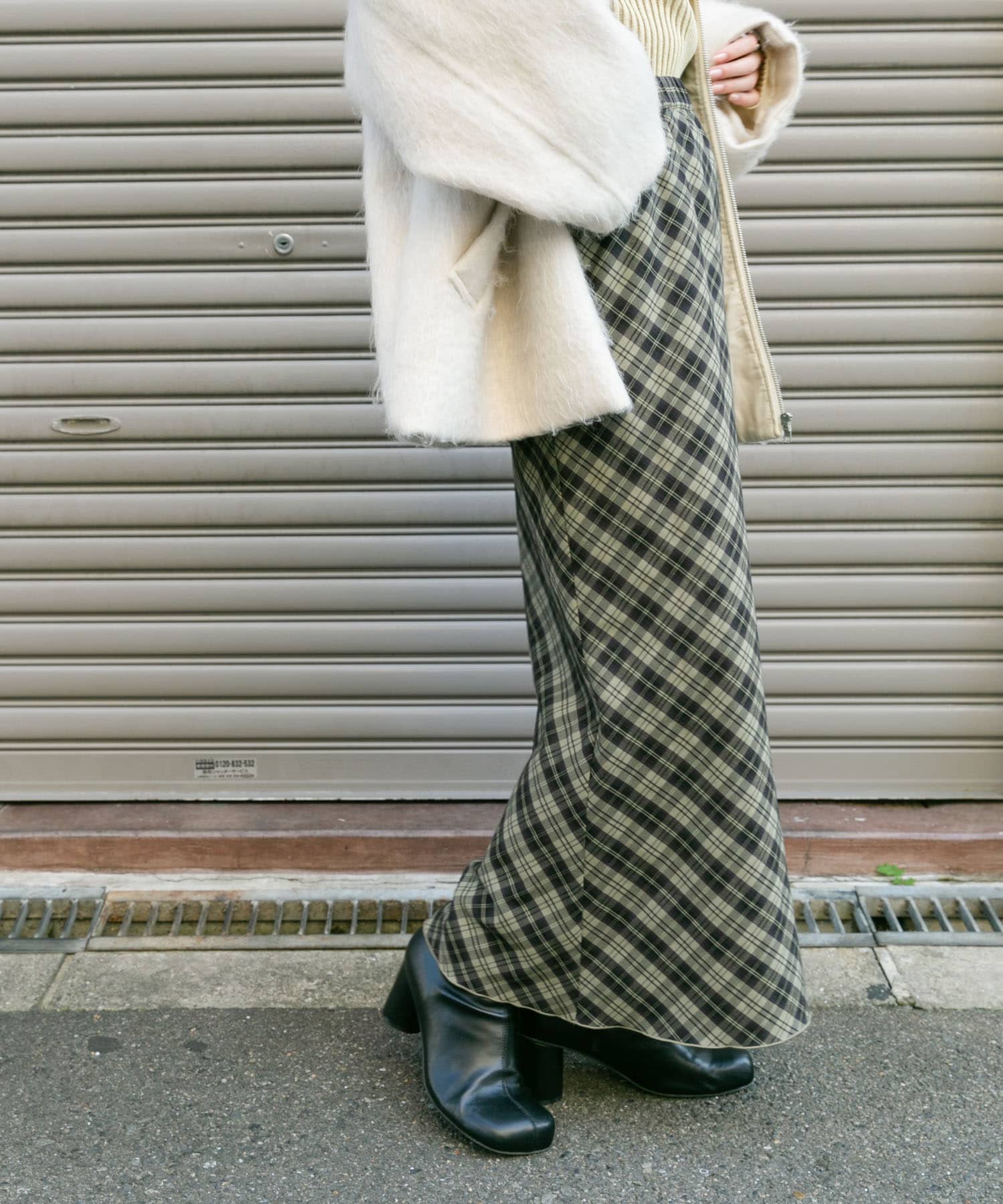 KHAKI×BLK