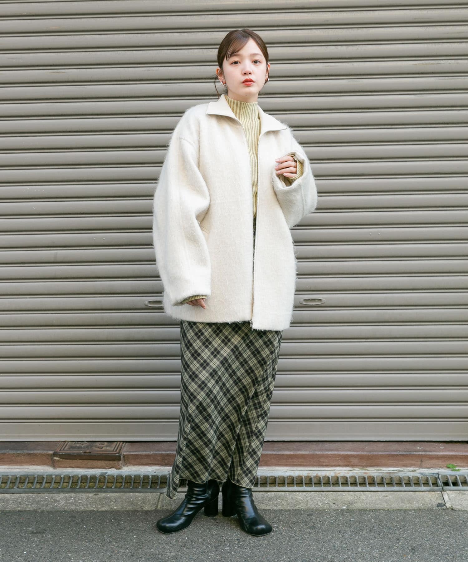 KHAKI×BLK