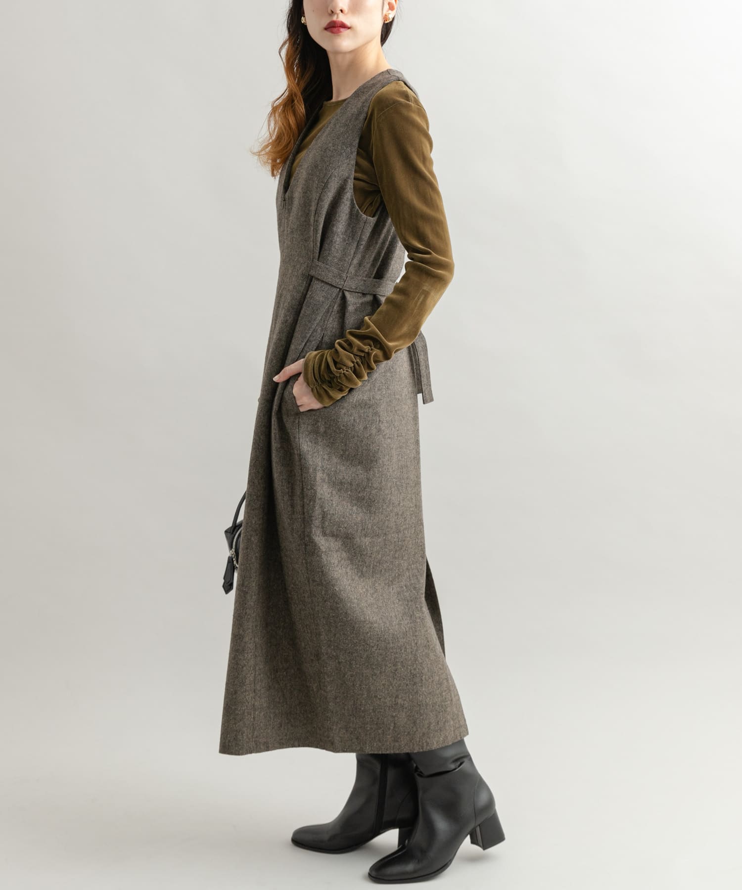 KHAKI