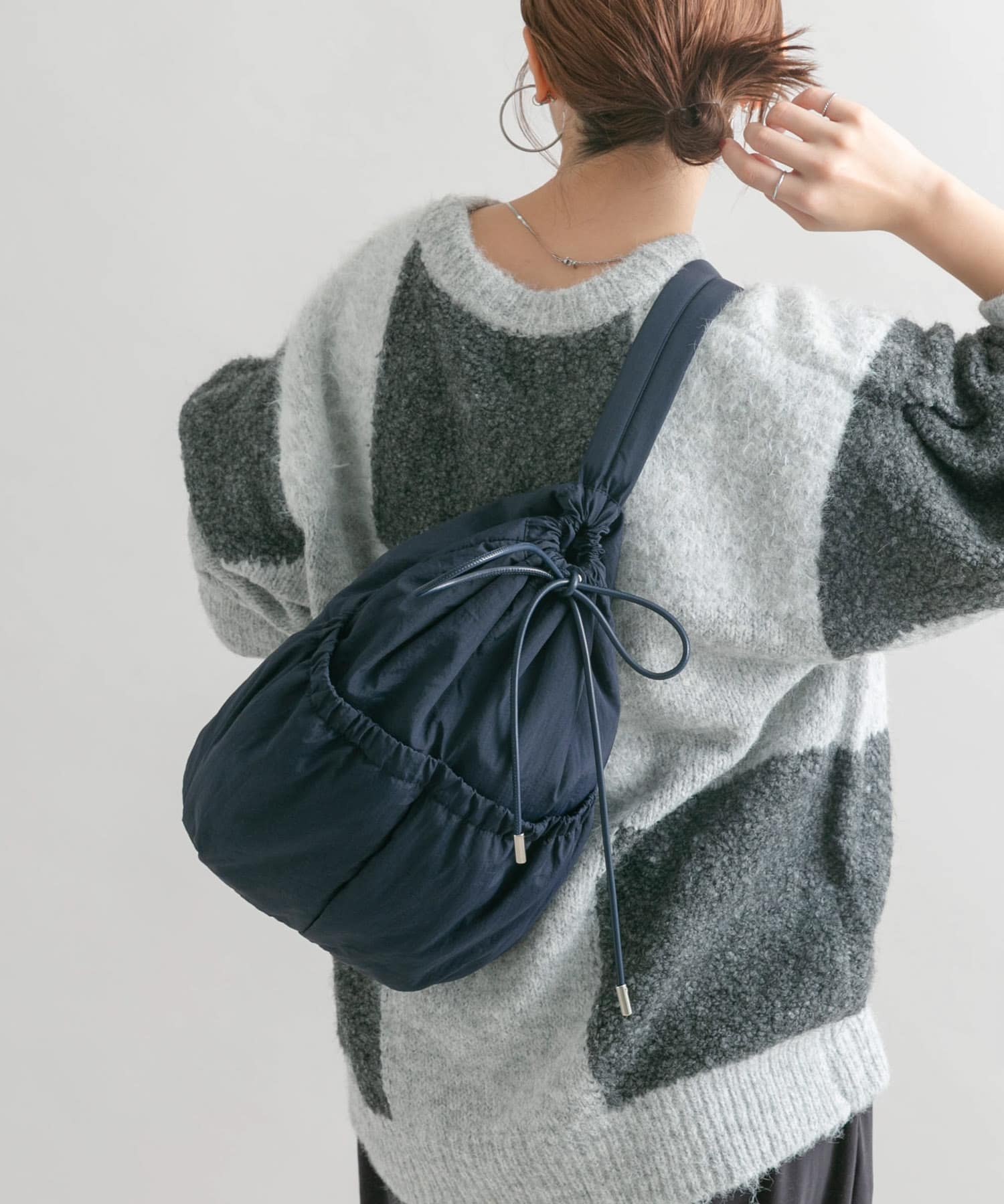 ナイロンパファーボンサック NAVY one