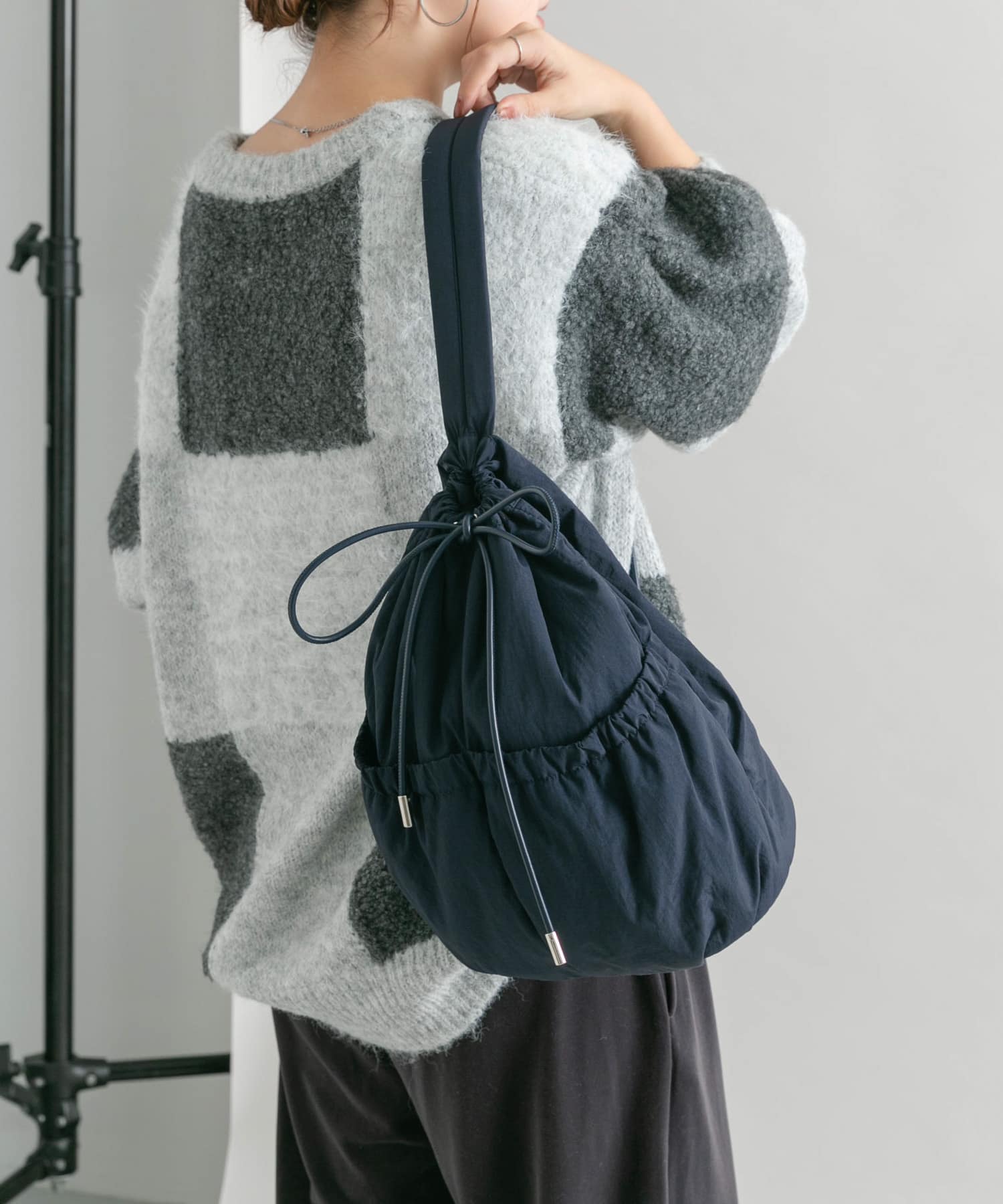 ナイロンパファーボンサック NAVY one