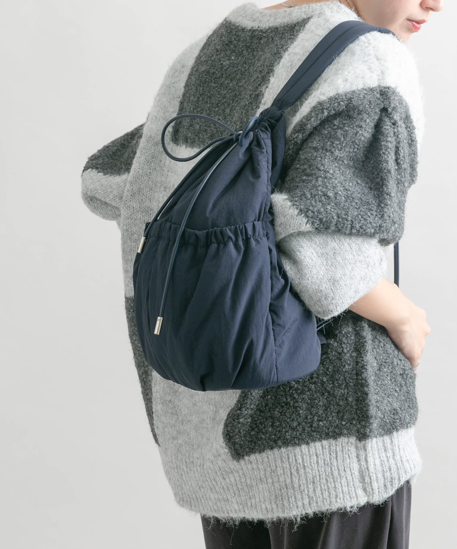 ナイロンパファーボンサック NAVY one