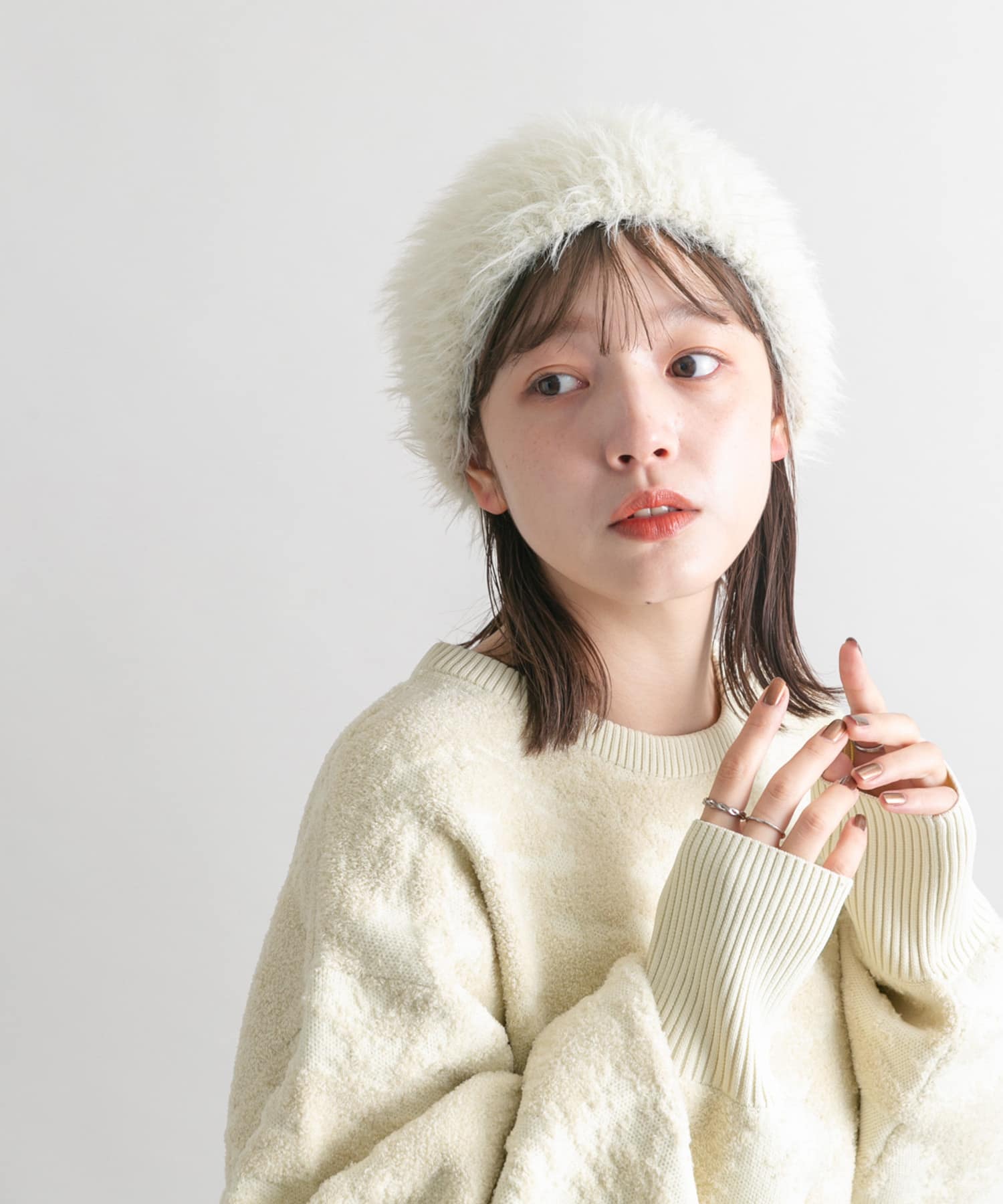 フェザーヤーンBIGビーニー IVORY one