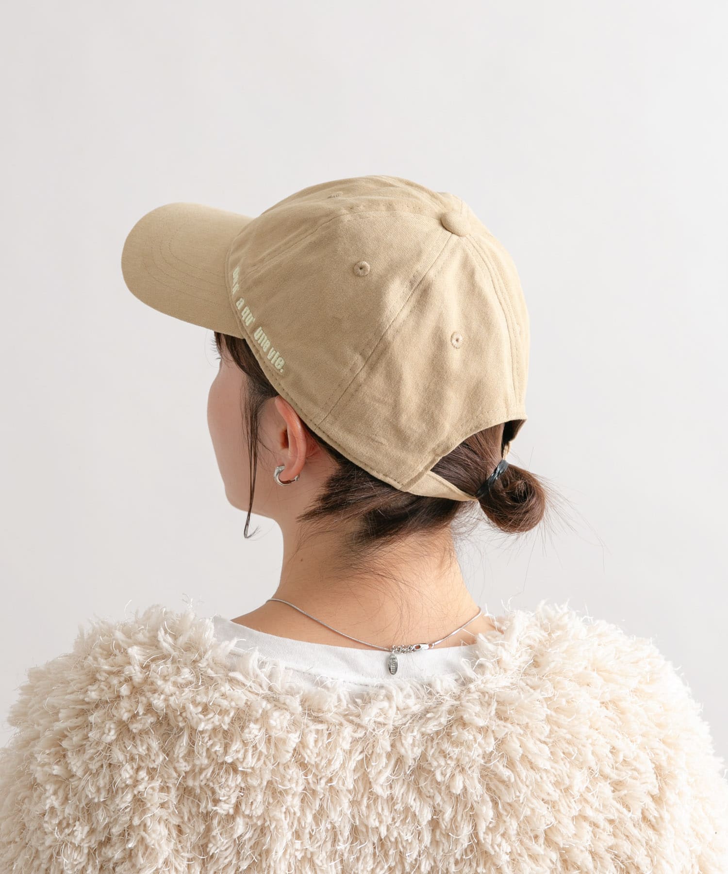 サイドエンブロイダリーCAP BEIGE one