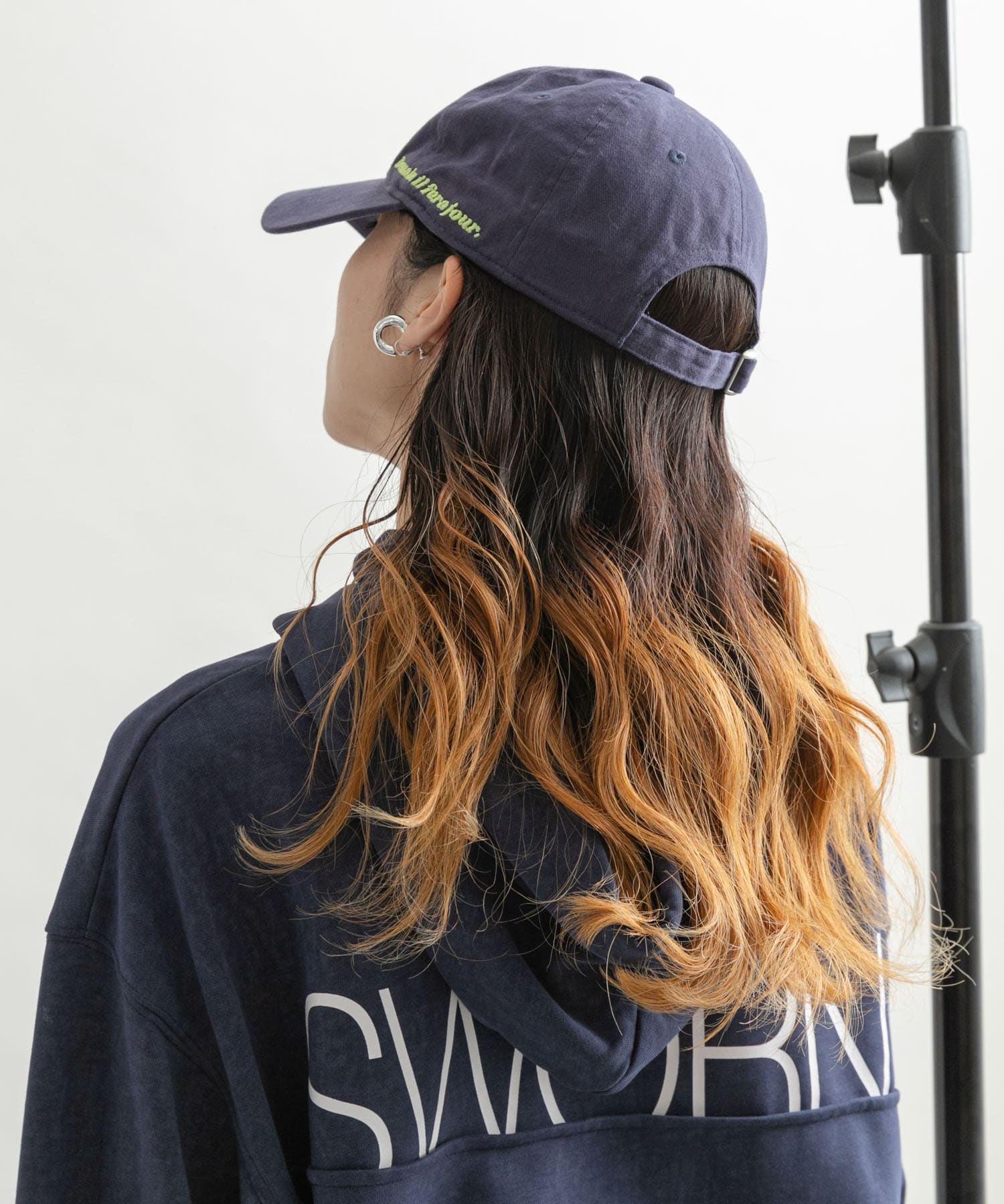 サイドエンブロイダリーCAP NAVY one