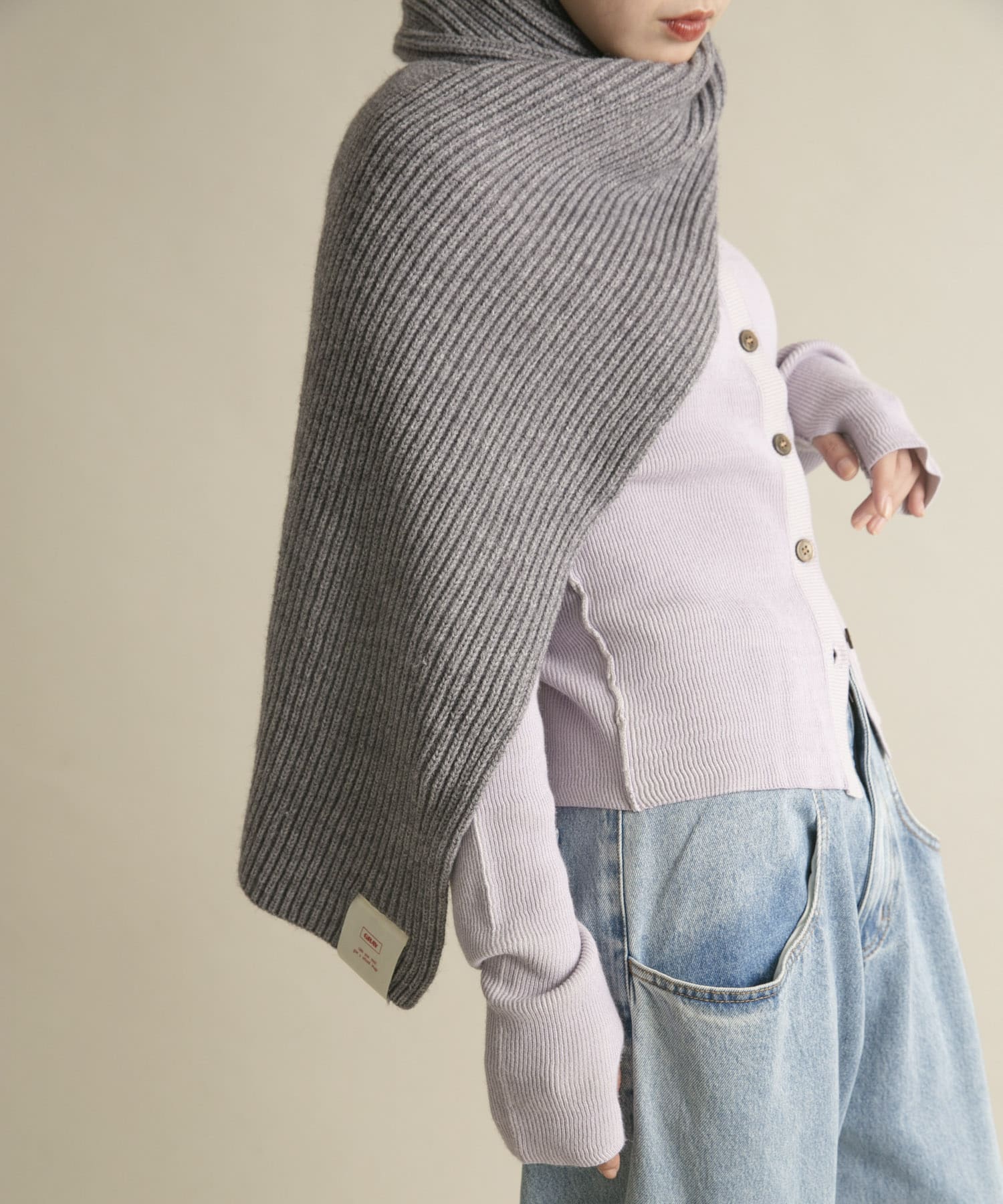 タブ付きリブニットマフラー