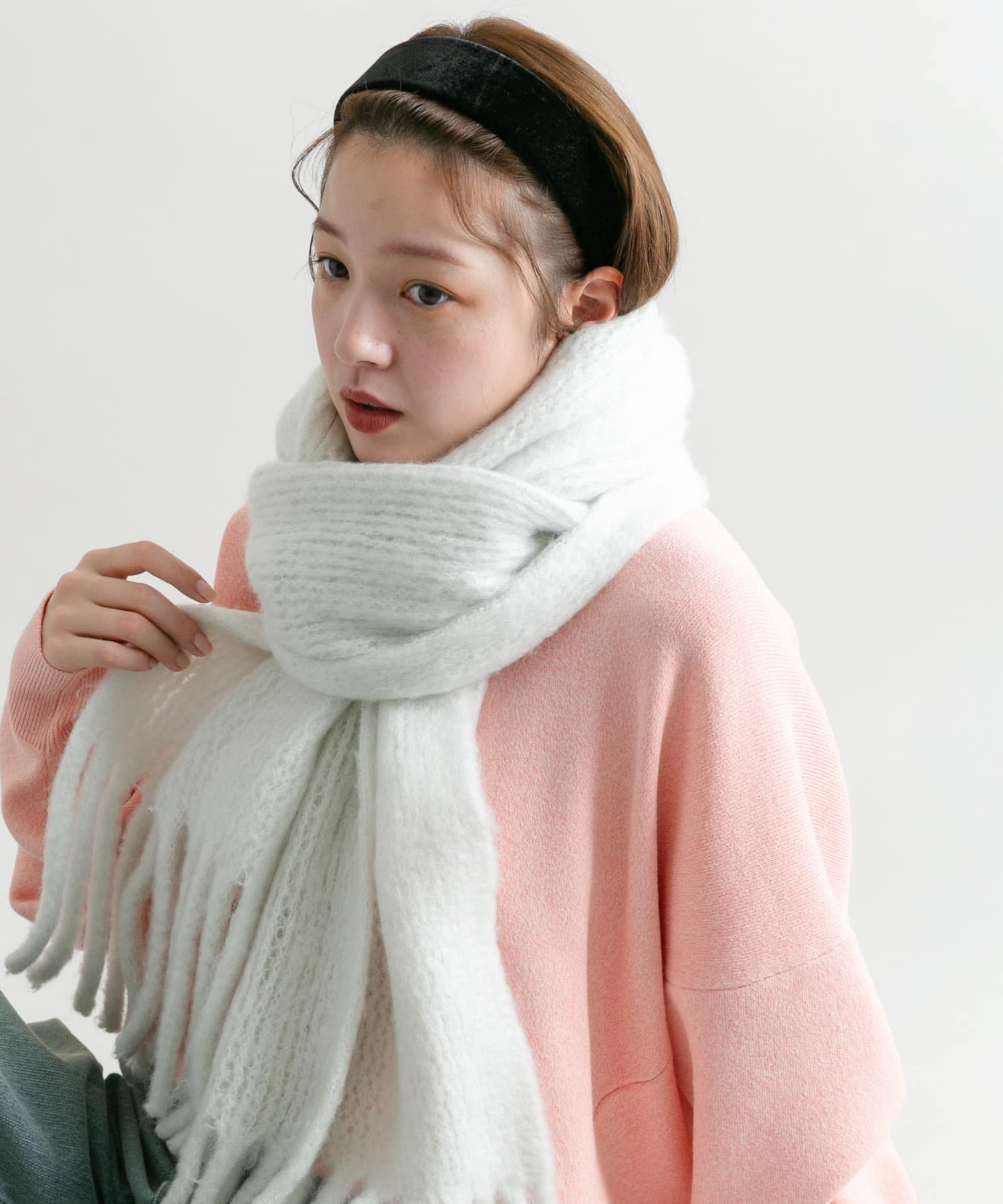 ビッグフリンジマフラー IVORY one