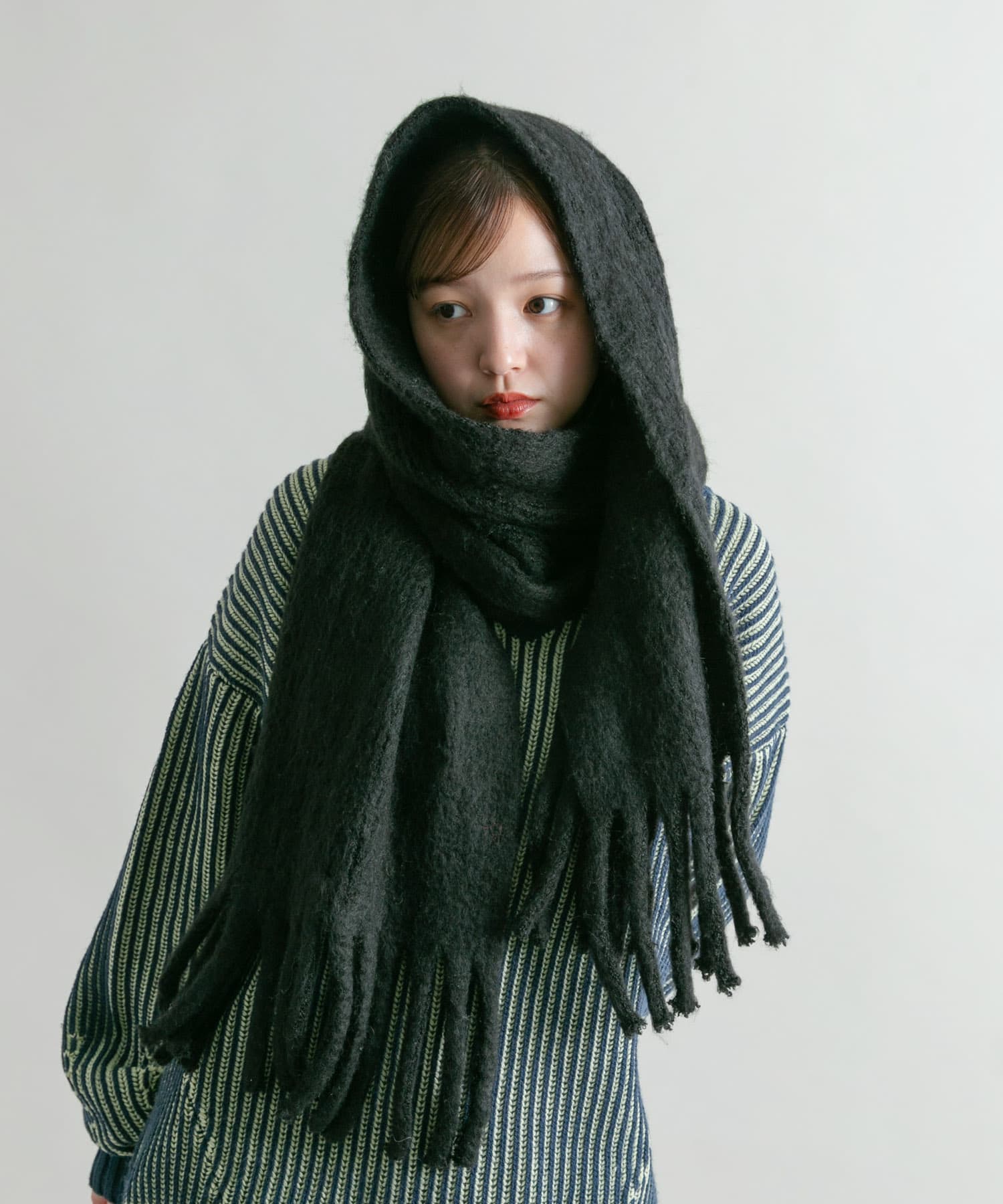 ビッグフリンジマフラー BLACK one