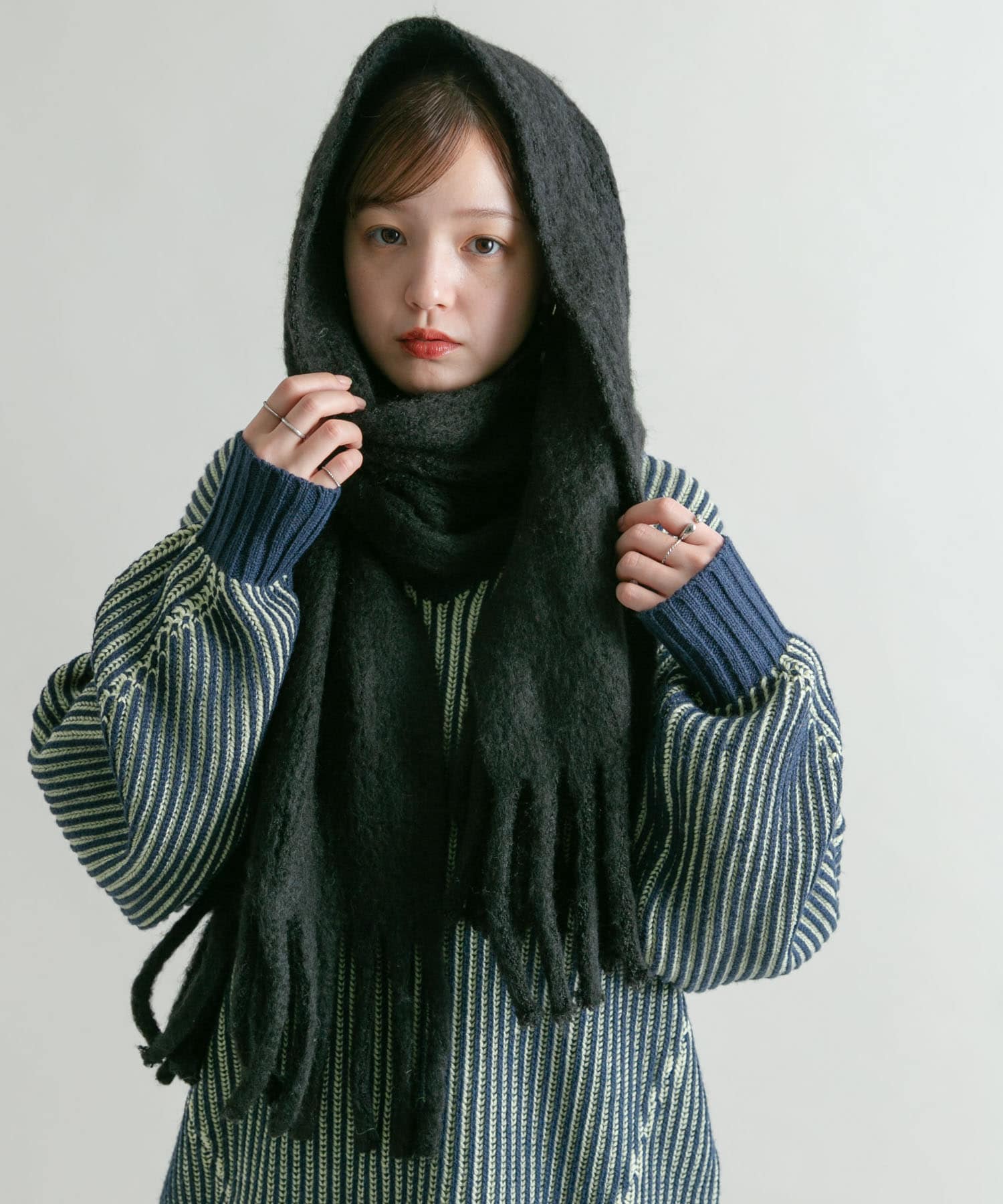 ビッグフリンジマフラー BLACK one