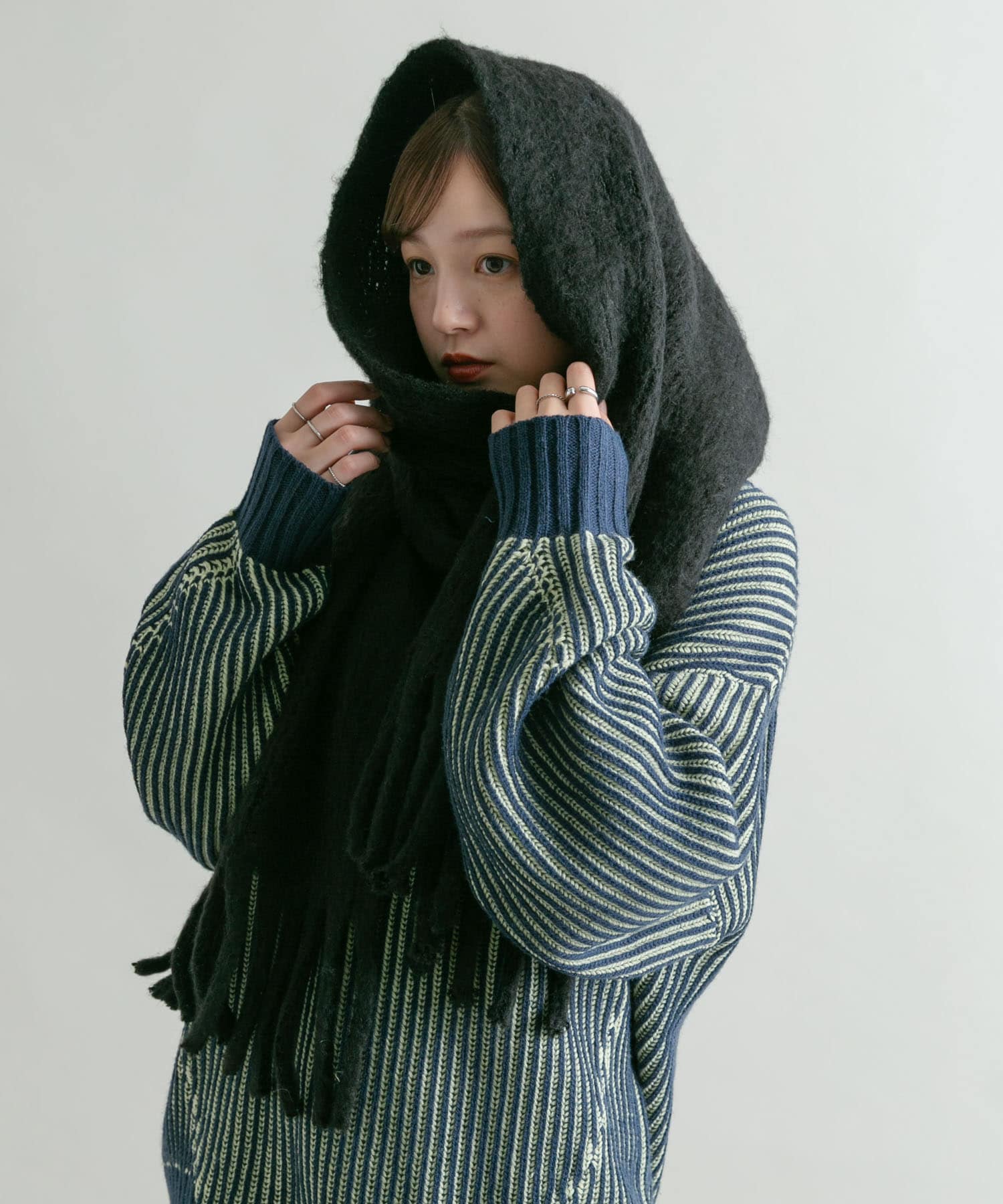ビッグフリンジマフラー BLACK one