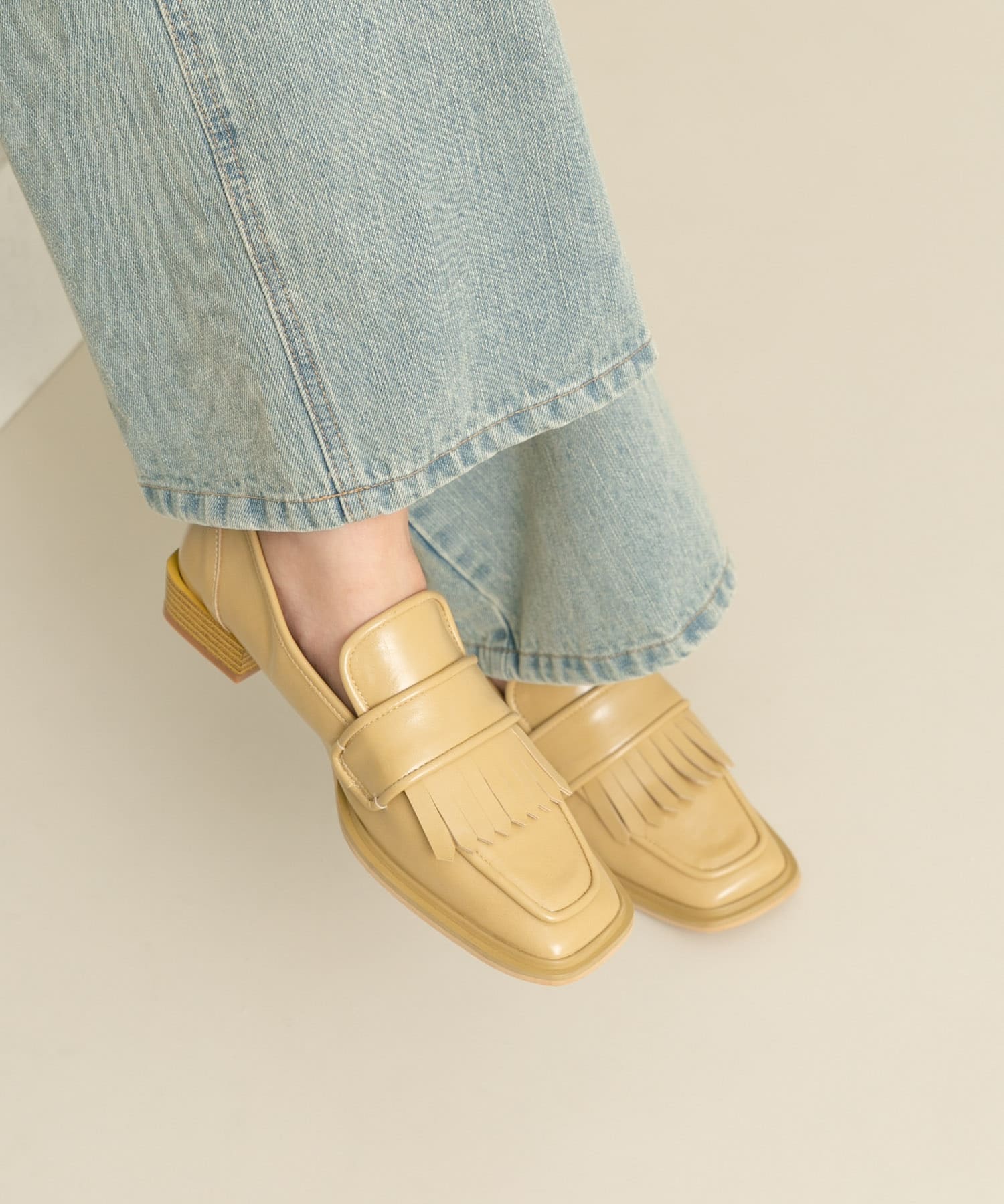 アシンメトリートゥタッセルローファー BEIGE 36