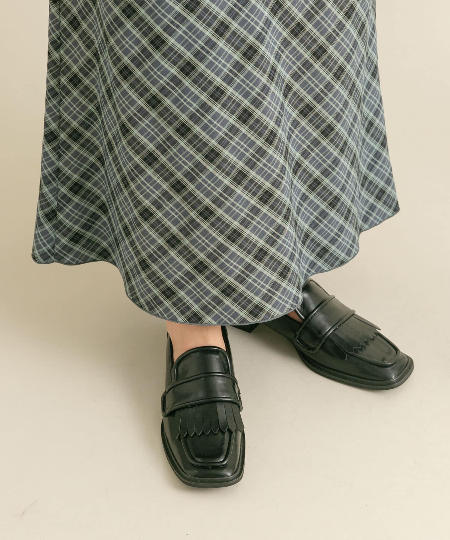 アシンメトリートゥタッセルローファー BLACK 36