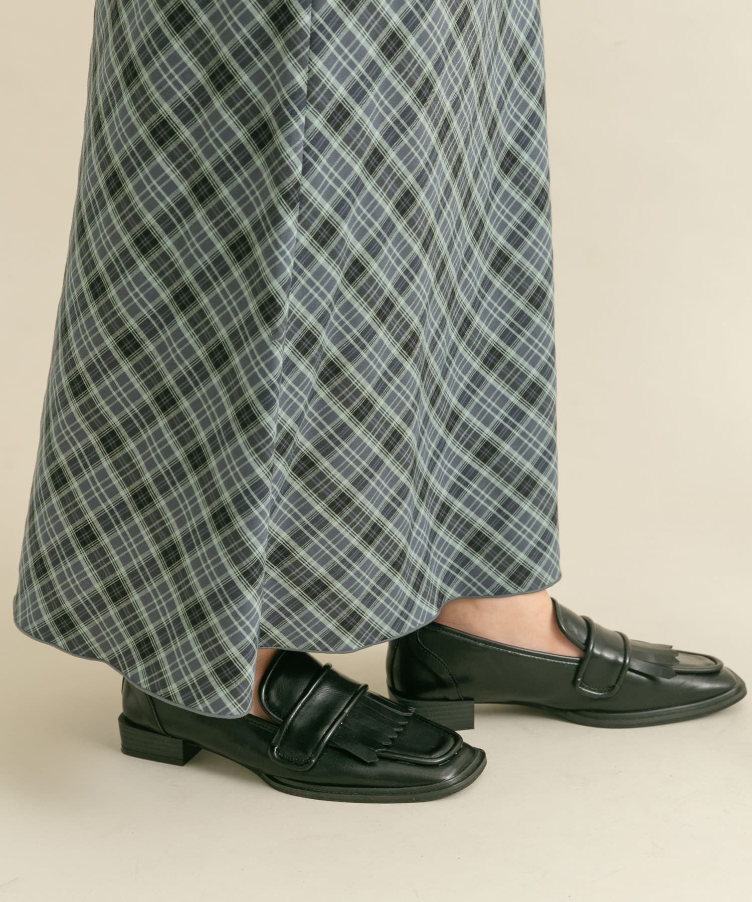 アシンメトリートゥタッセルローファー BLACK 36