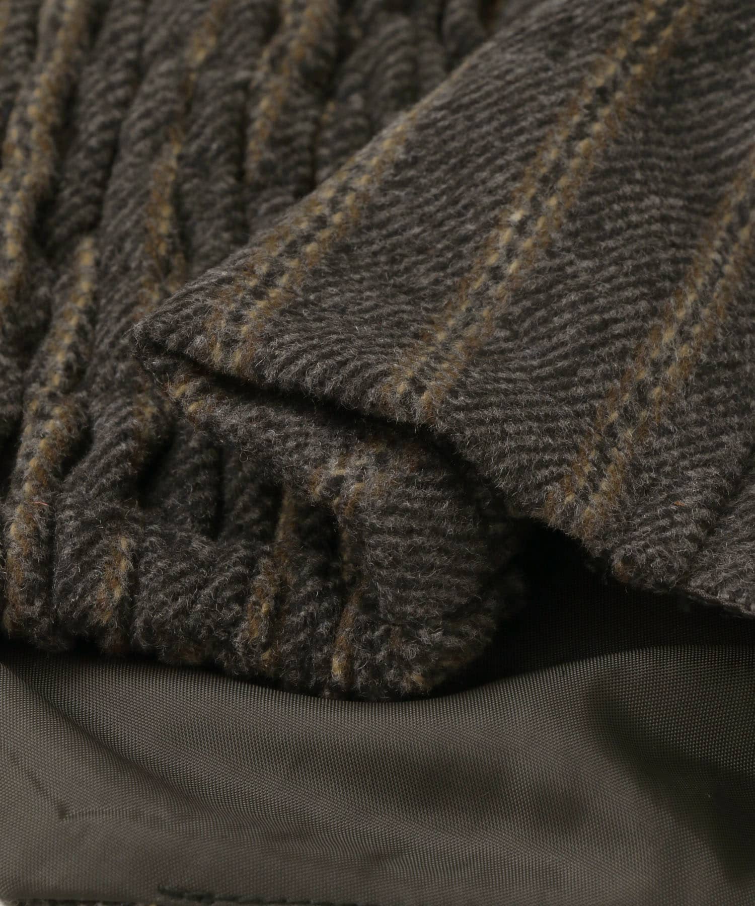 ストライプタックデザインビスチェ∴ CHARCOAL one