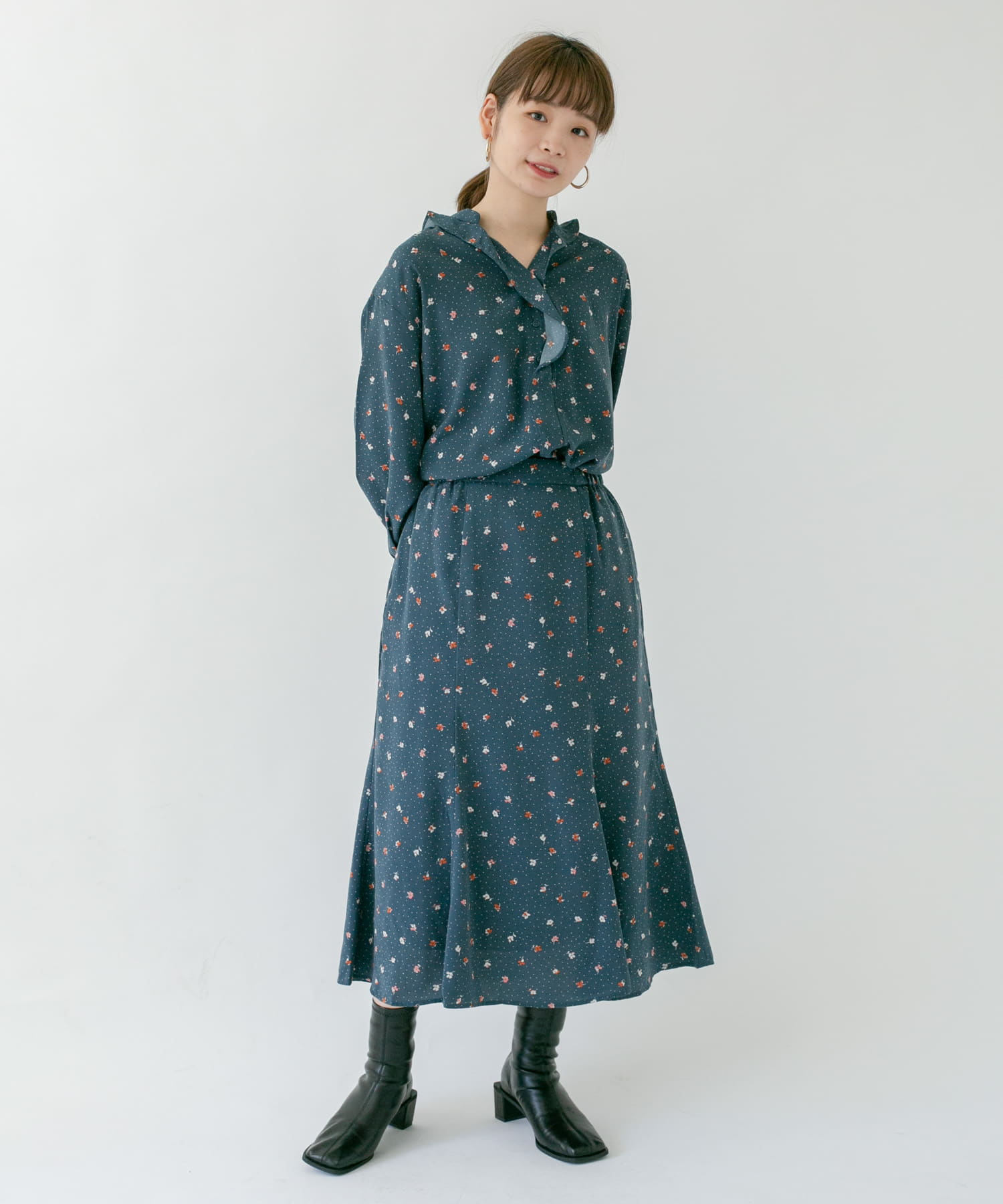 ドット×フラワーマーメイドスカート NAVY one