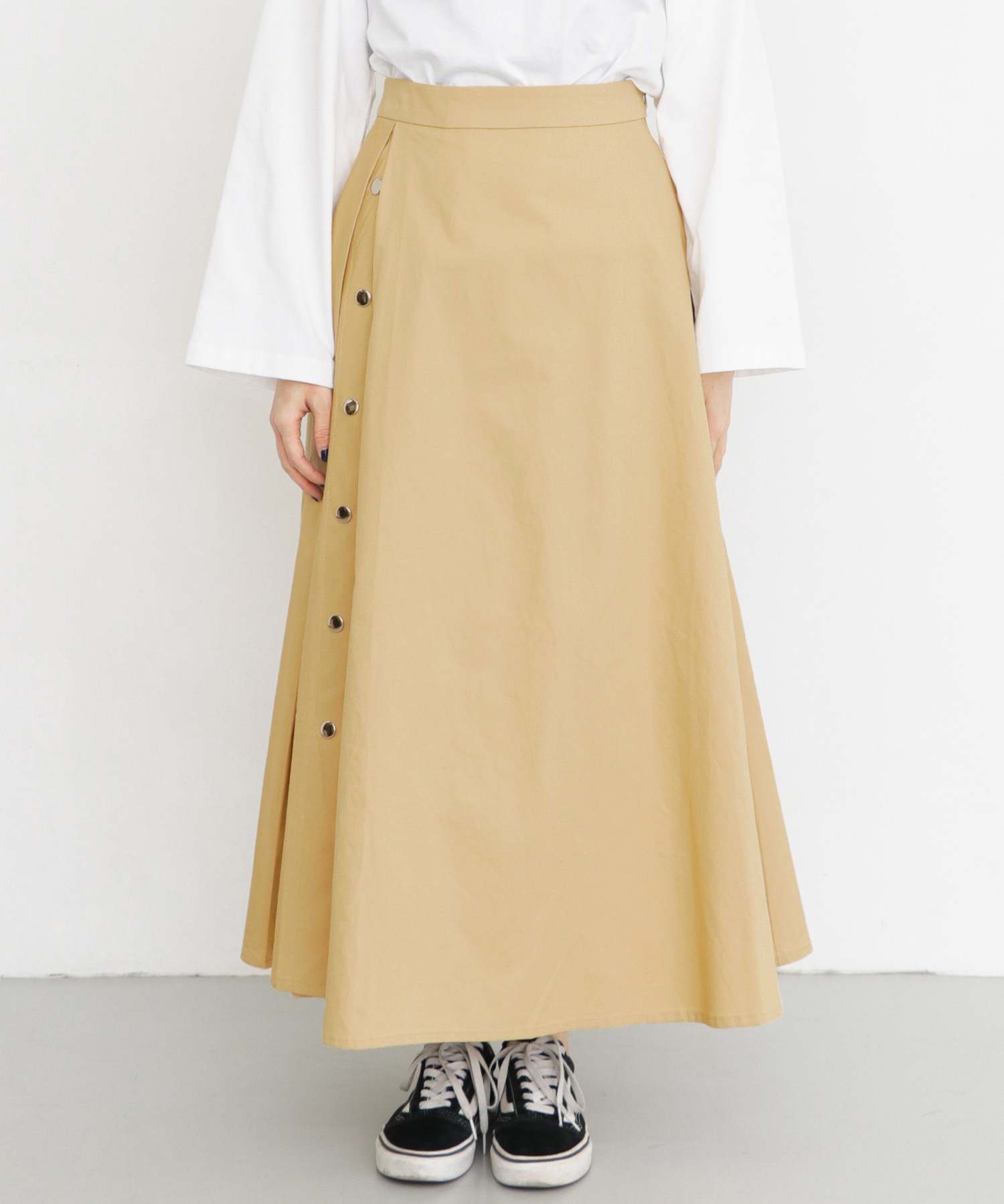 サイドタックボタンフレアスカート BEIGE one