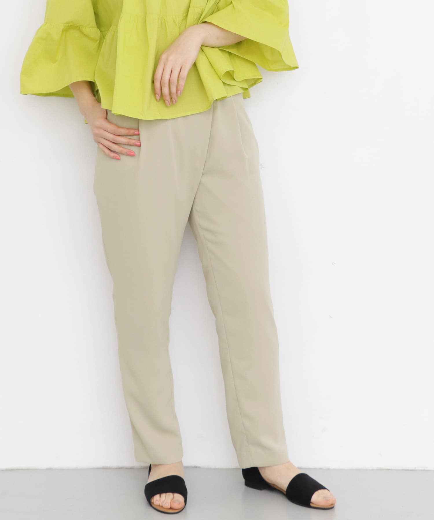 ベルトラップ風テーパードパンツ∴