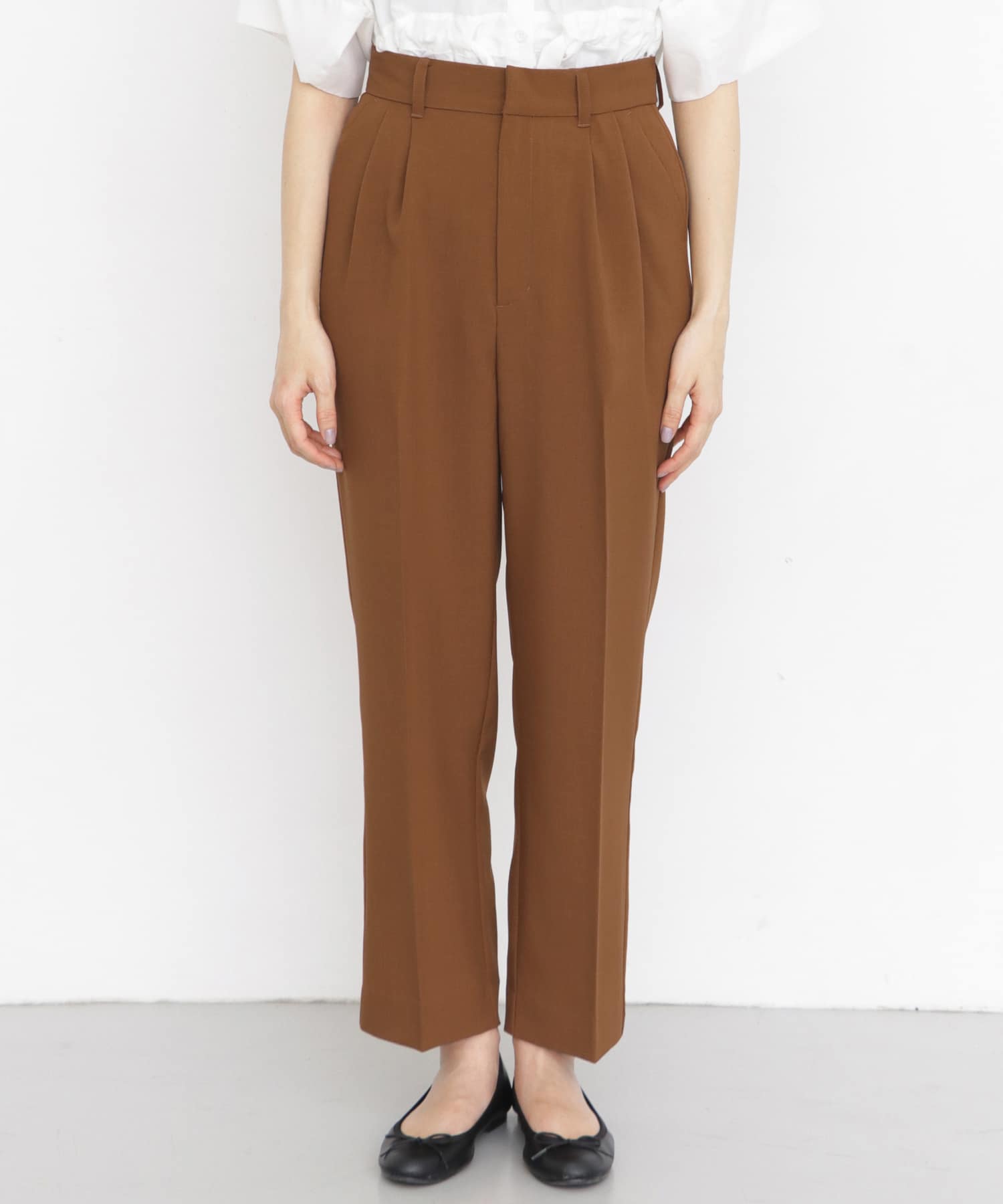 タックテーパードパンツ BROWN one