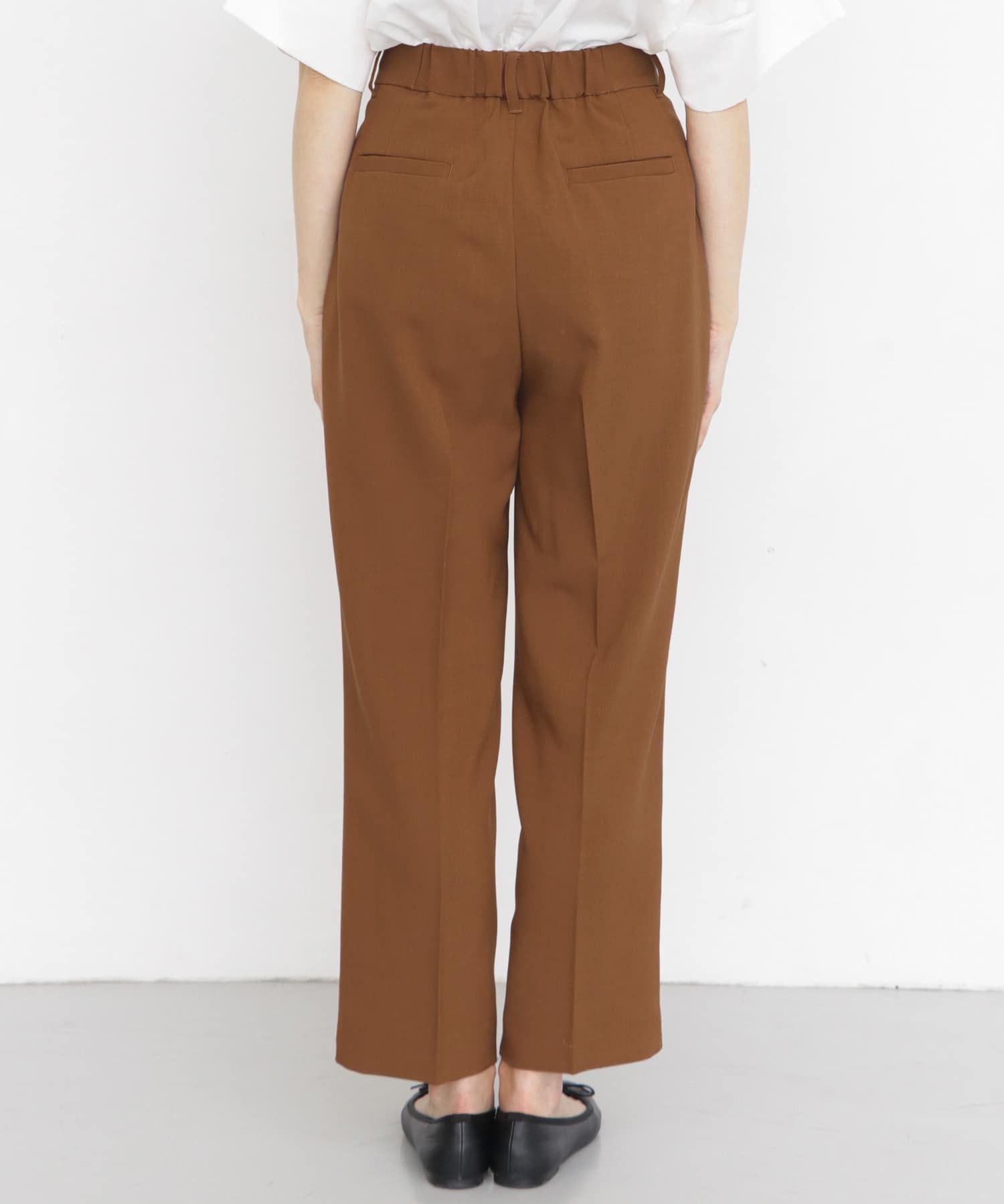 タックテーパードパンツ BROWN one