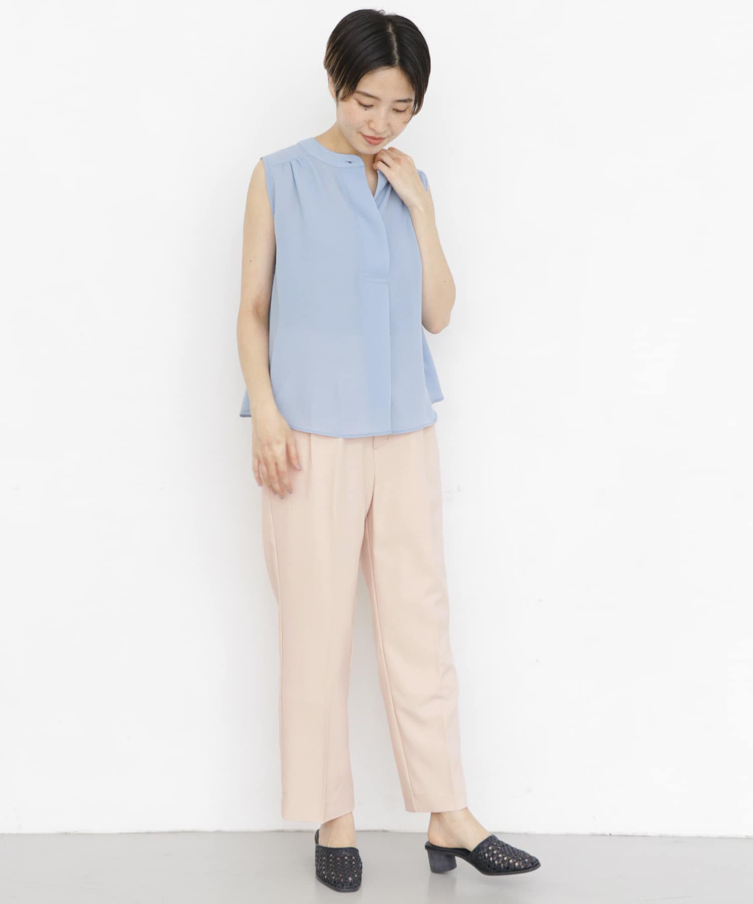 タックテーパードパンツ BEIGE one