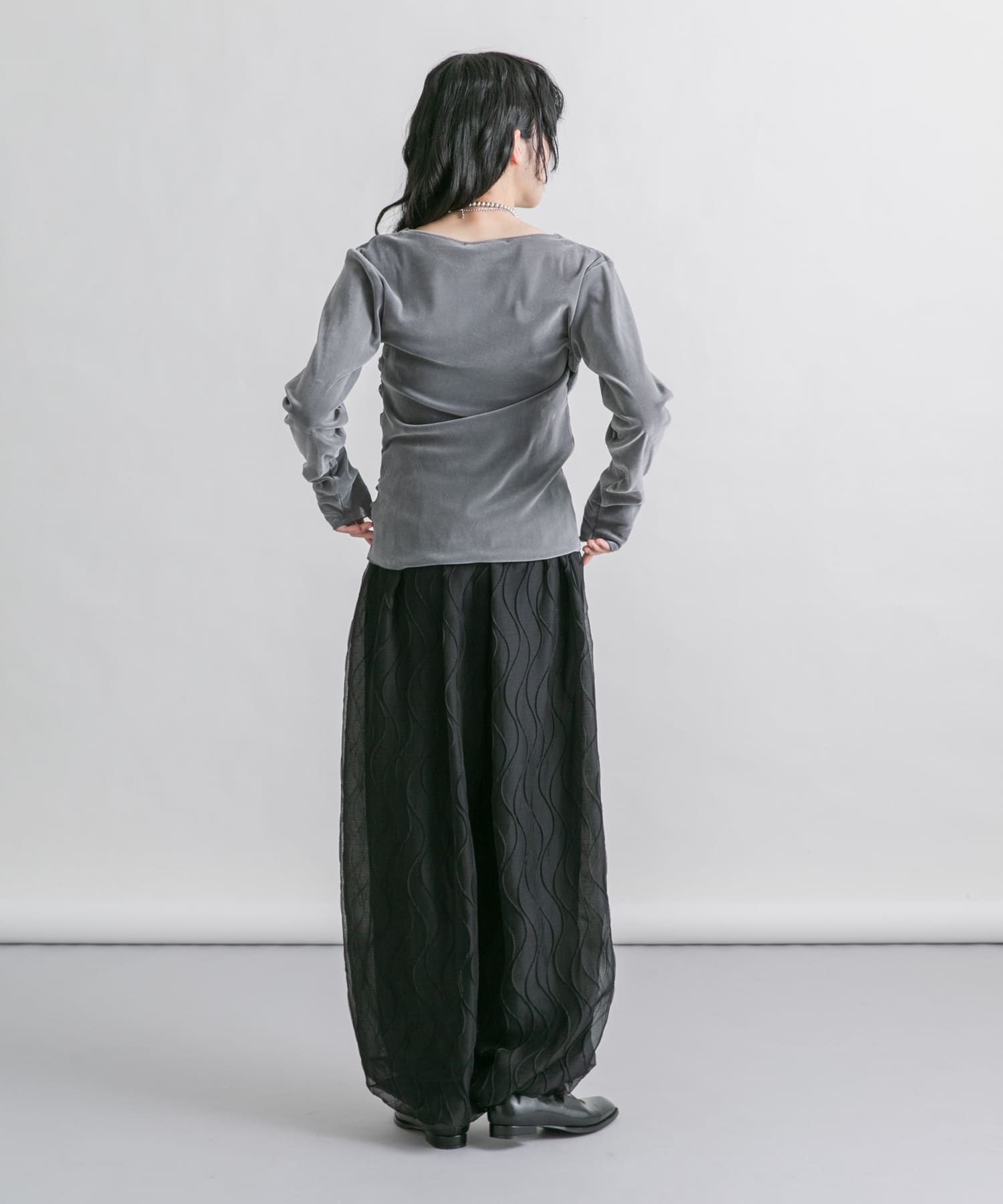シアーベロアドレープトップス(one CHAI): トップス|URBAN シアーベロアドレープトップス(one CHAI): トップス|URBAN