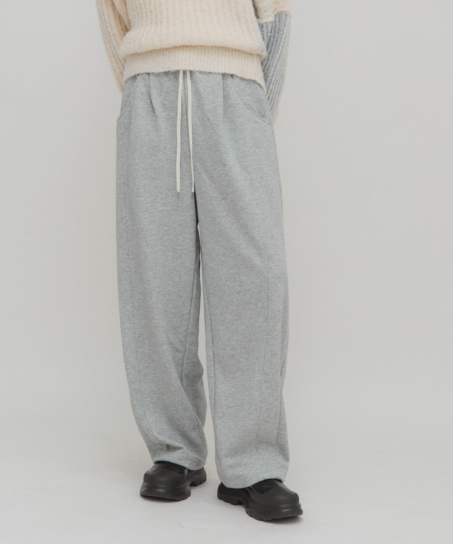 カーブスウェットパンツ