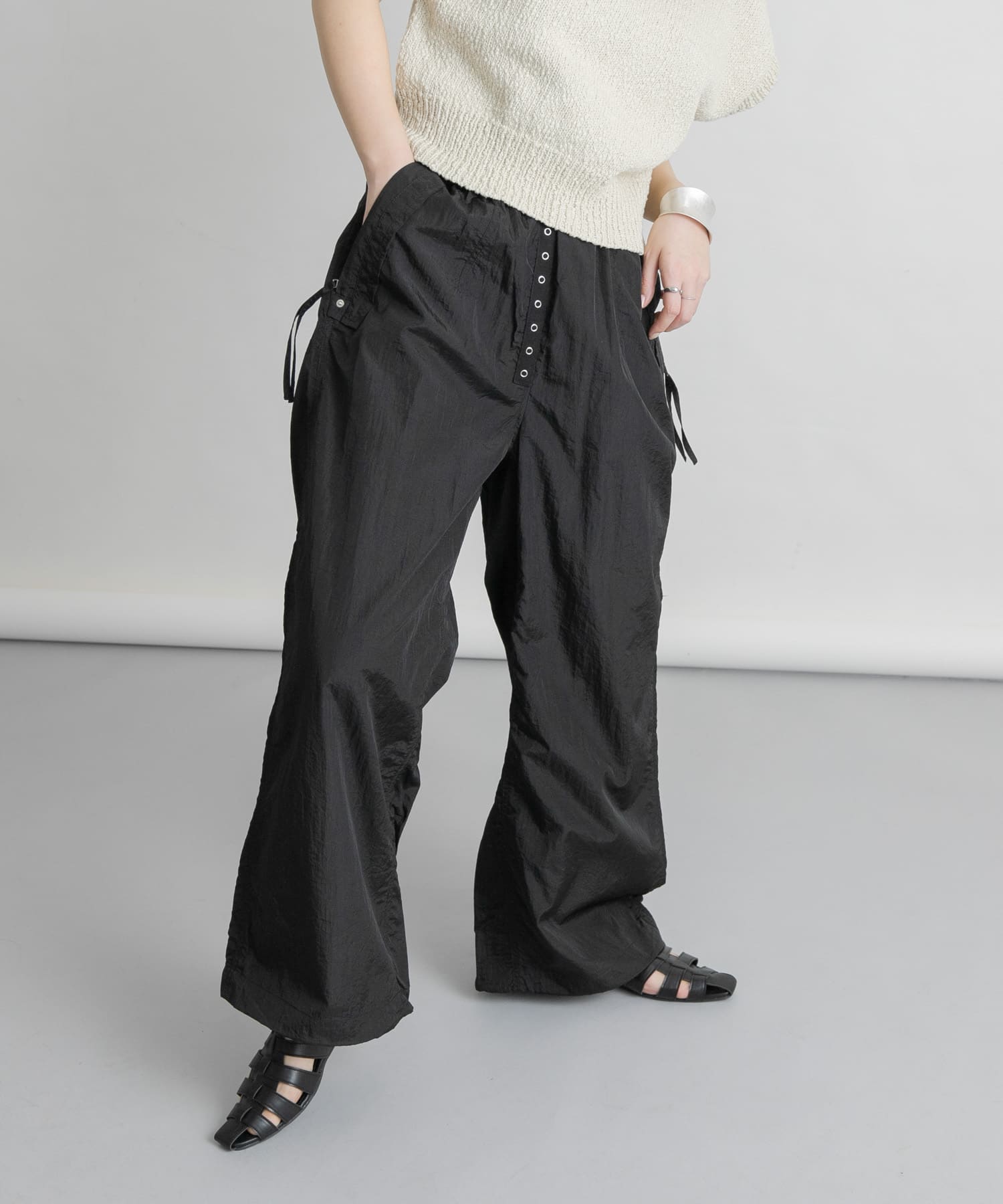 ヘムドロストナイロンパンツ