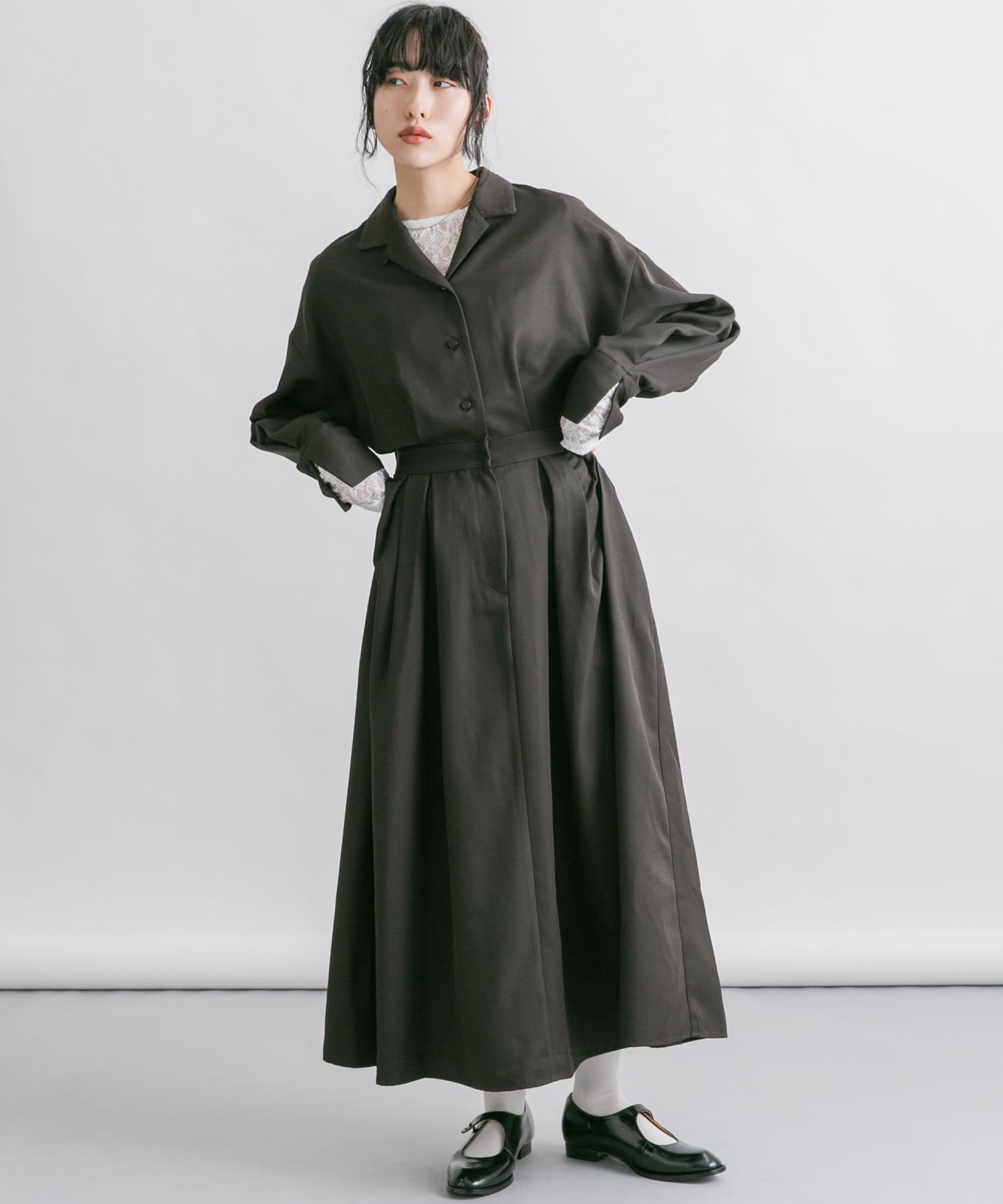 オープンカラーボックスプリーツワンピース(one SAND): ワンピース