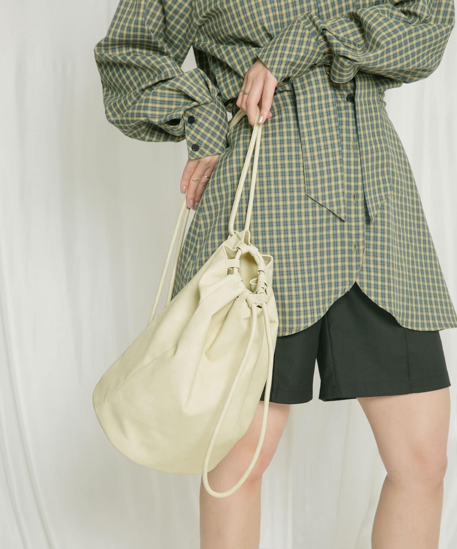 ワンショルダーボンサック IVORY one