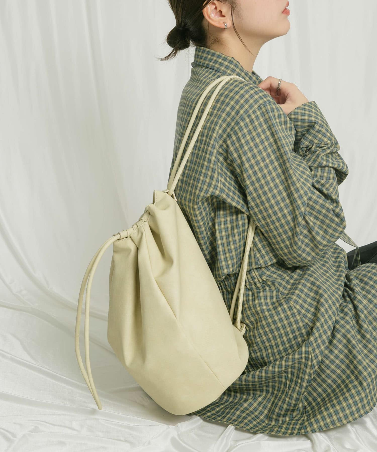 ワンショルダーボンサック IVORY one