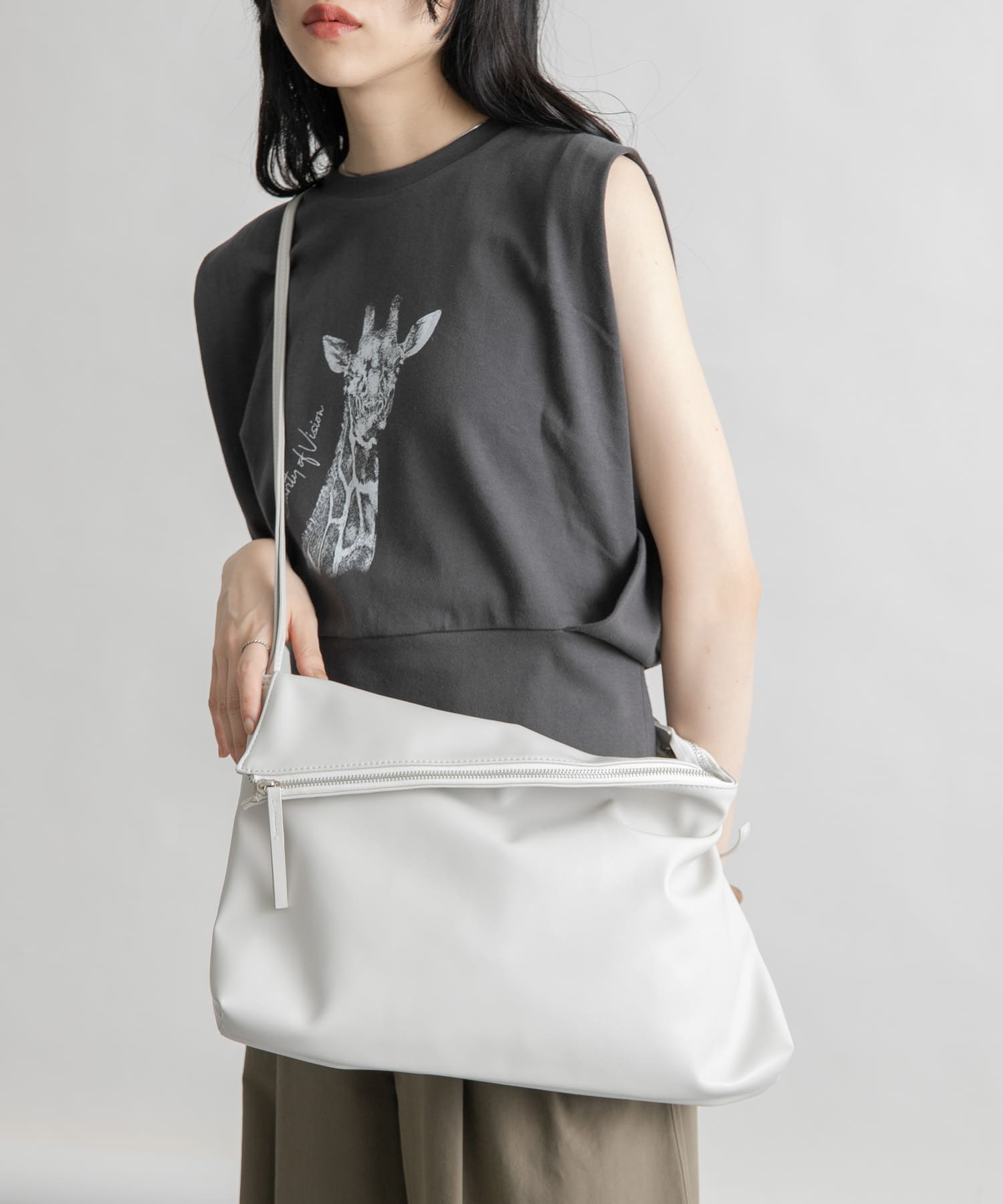 アシンメトリーフラップショルダーBAG