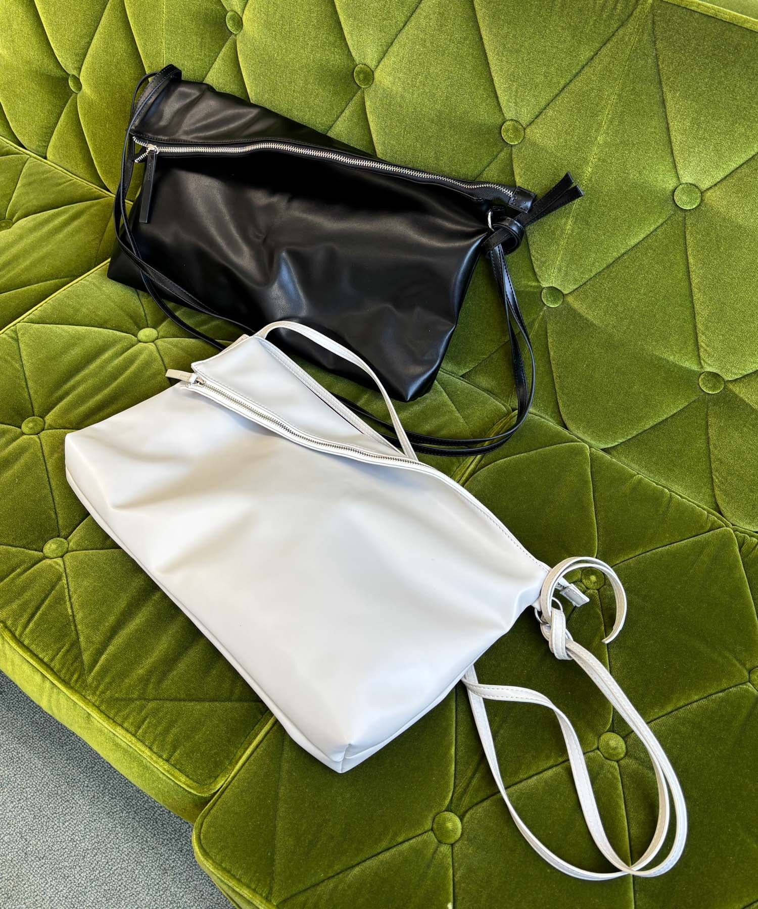 アシンメトリーフラップショルダーBAG ICE GRAY one