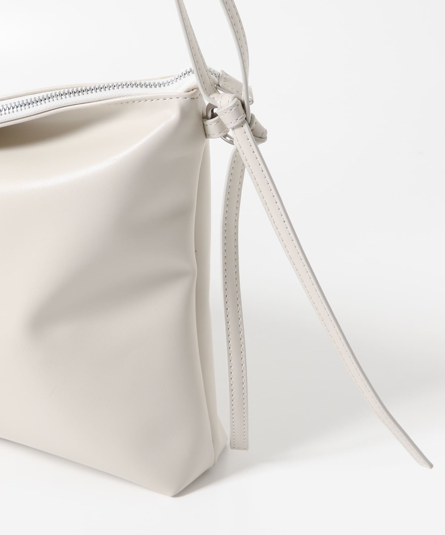 アシンメトリーフラップショルダーBAG ICE GRAY one