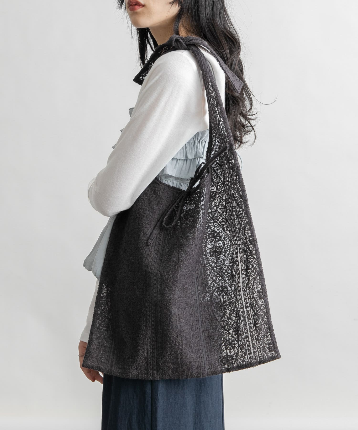 シアーエンブロイダリーBAG CHARCOAL one