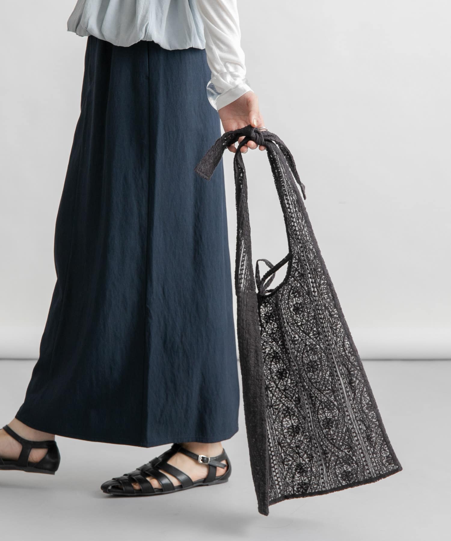 シアーエンブロイダリーBAG CHARCOAL one