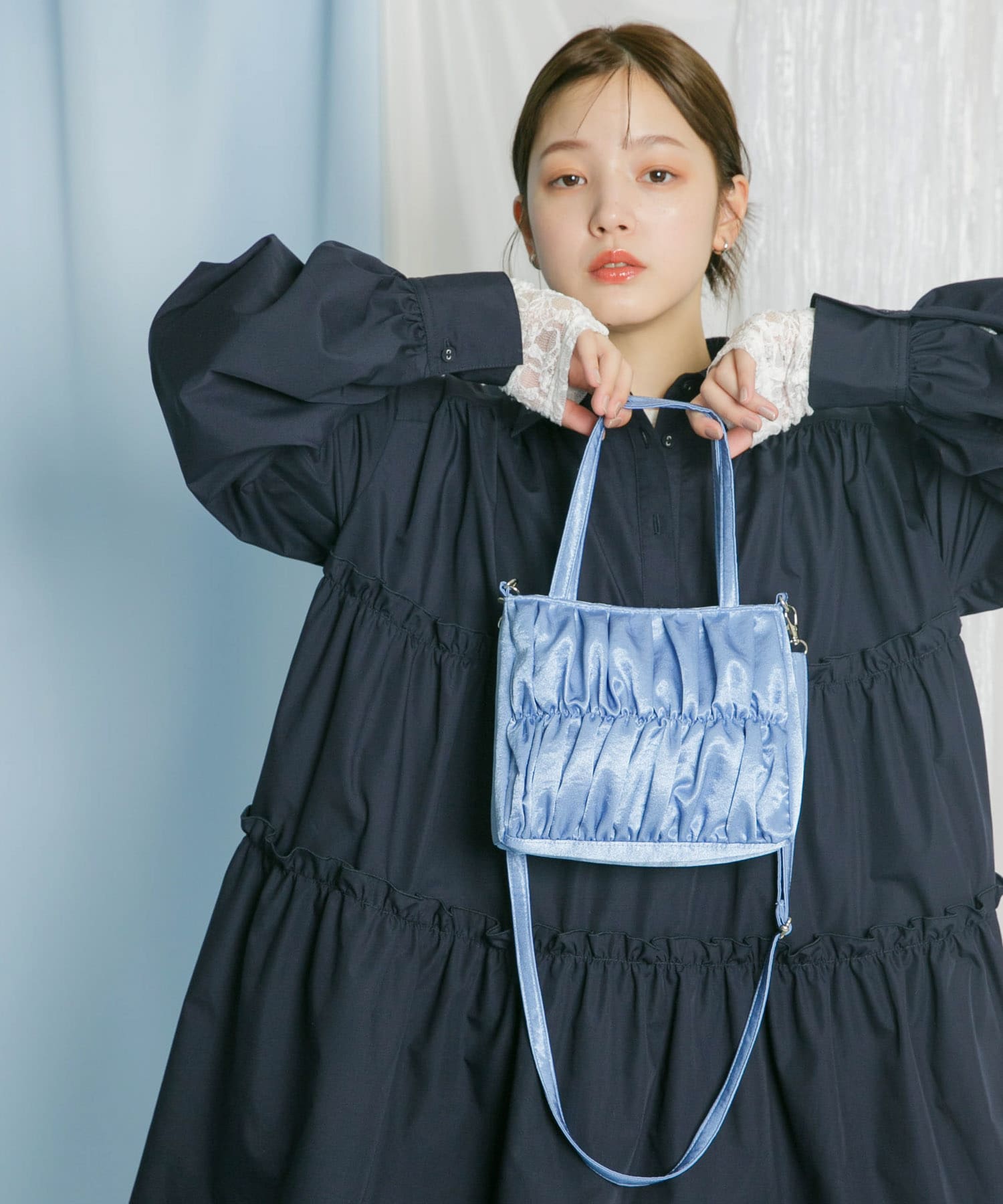 サテンギャザーハンドBAG BLUE one