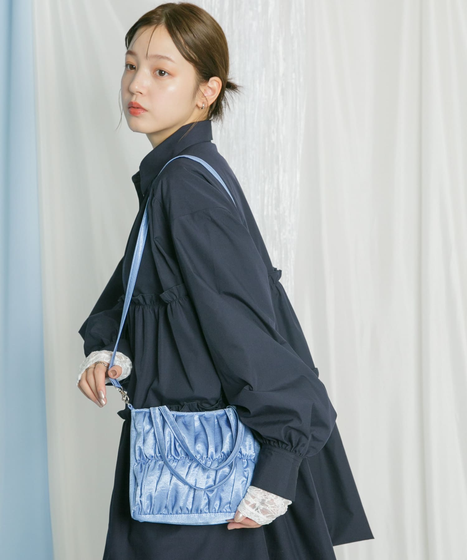 サテンギャザーハンドBAG BLUE one
