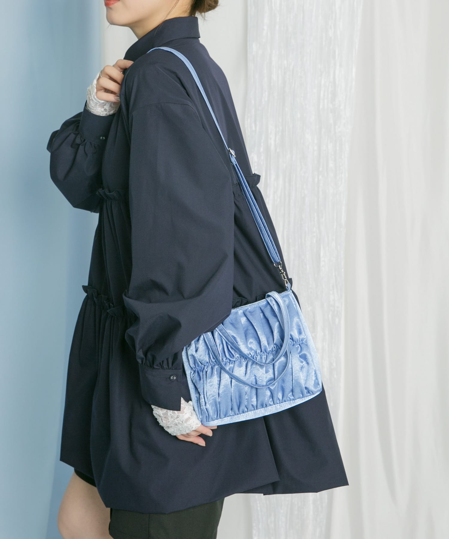 サテンギャザーハンドBAG BLUE one
