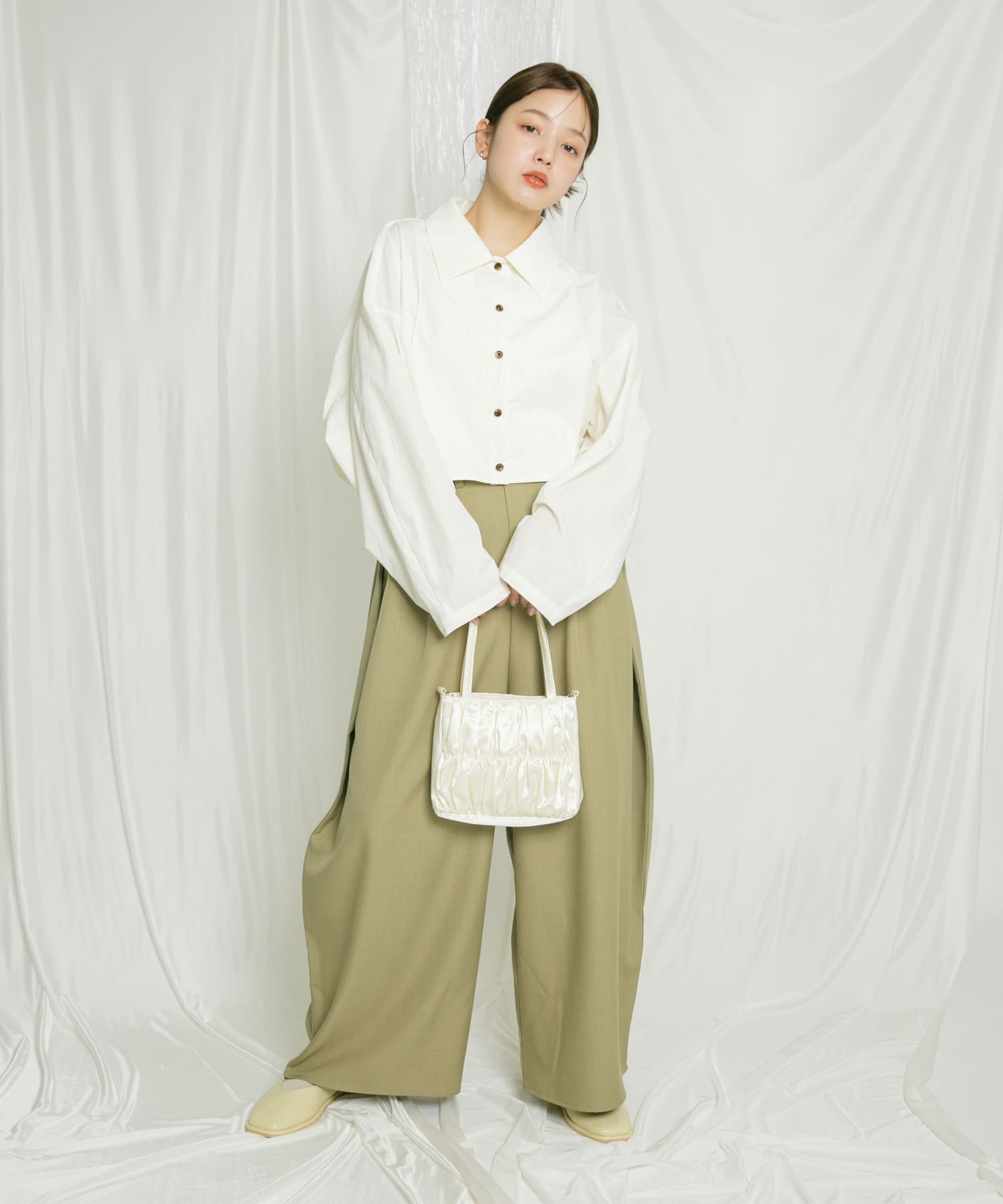 サテンギャザーハンドBAG IVORY one