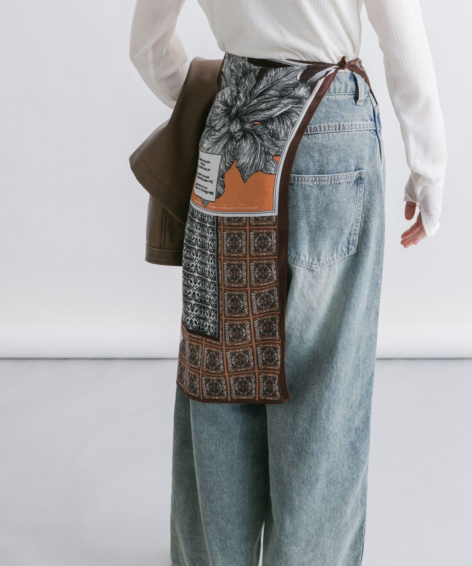 フラワープリントビッグスカーフ BROWN one