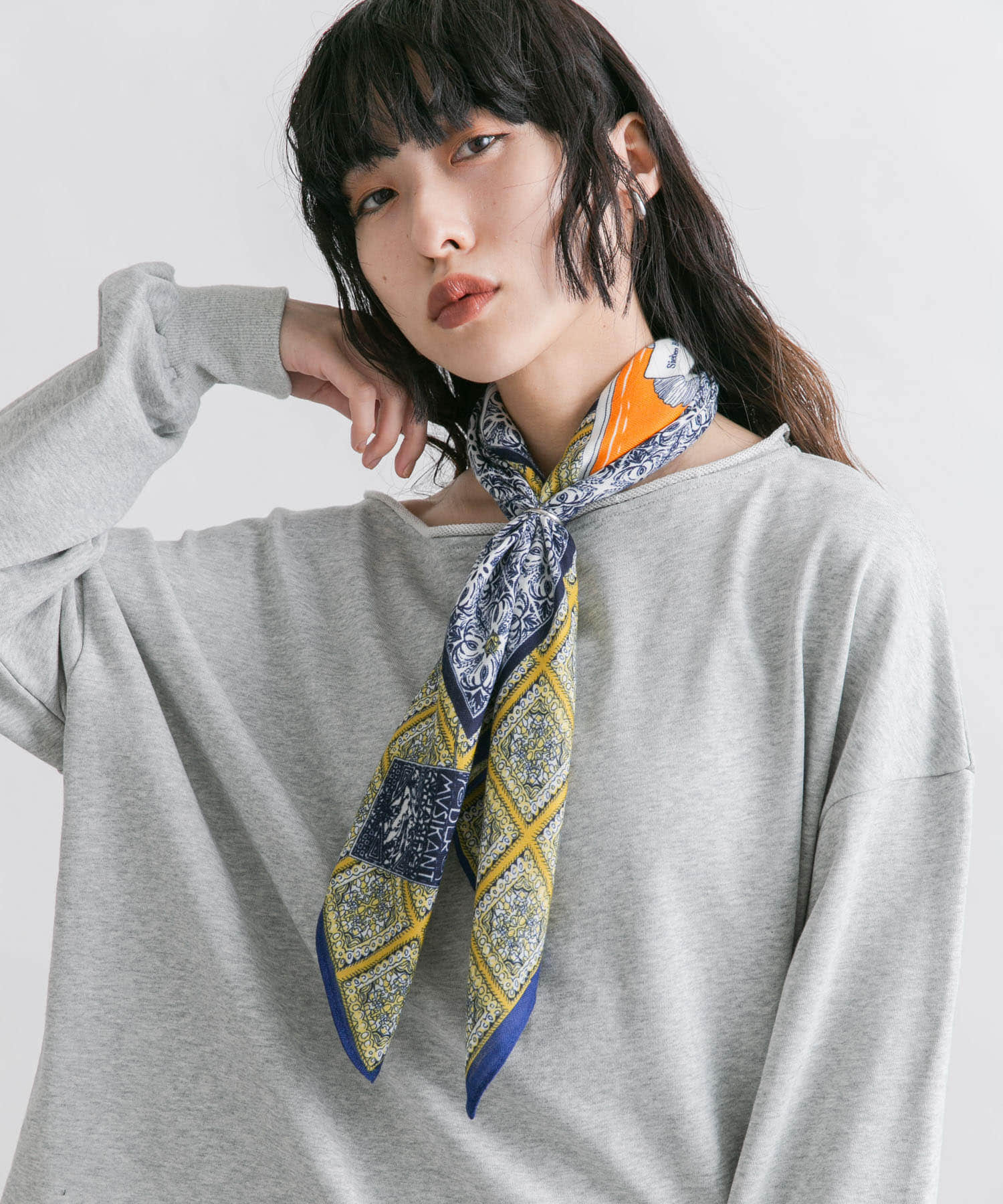 フラワープリントビッグスカーフ YELLOW one