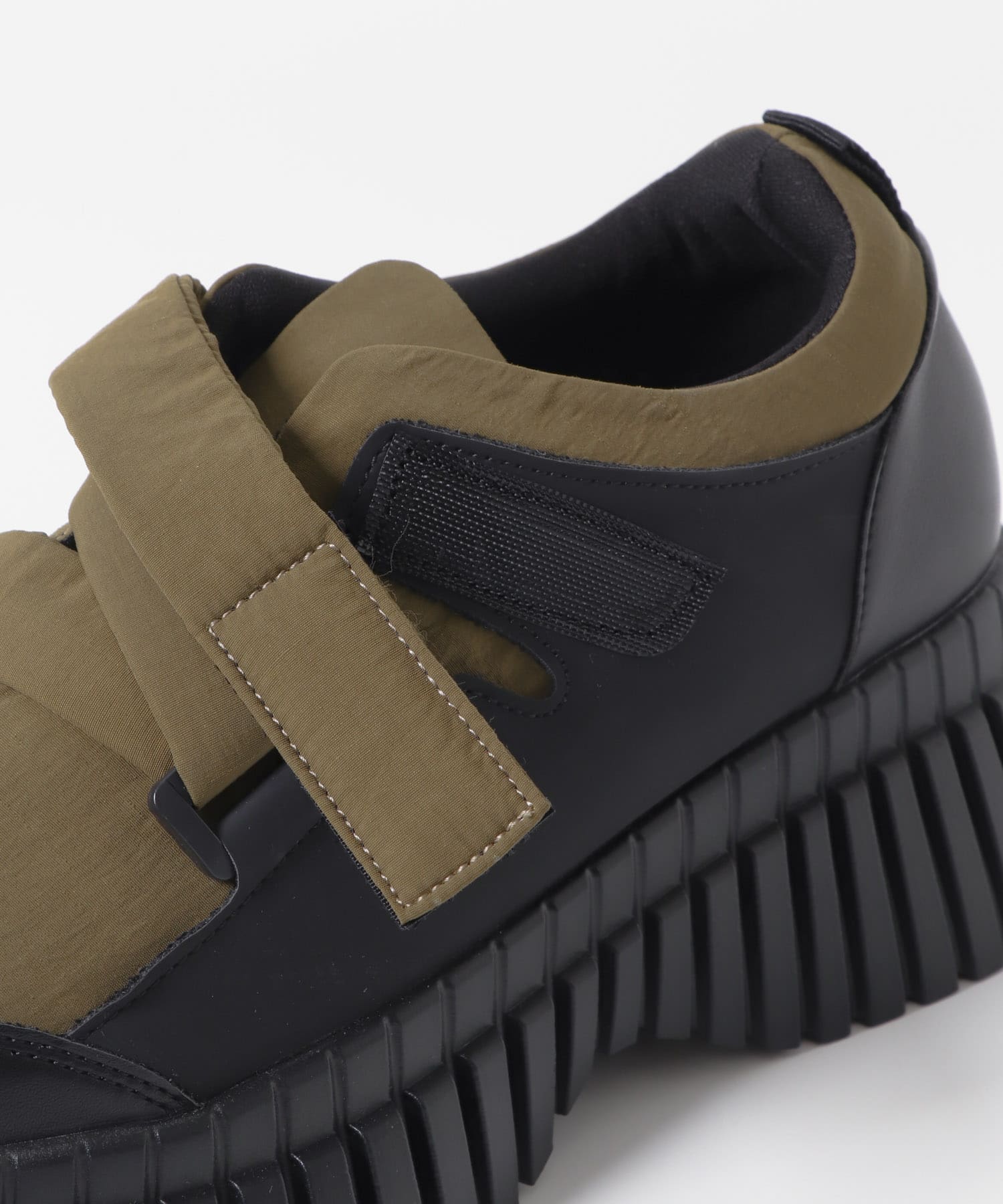 チャンキーソールパファースニーカー KHAKI 36