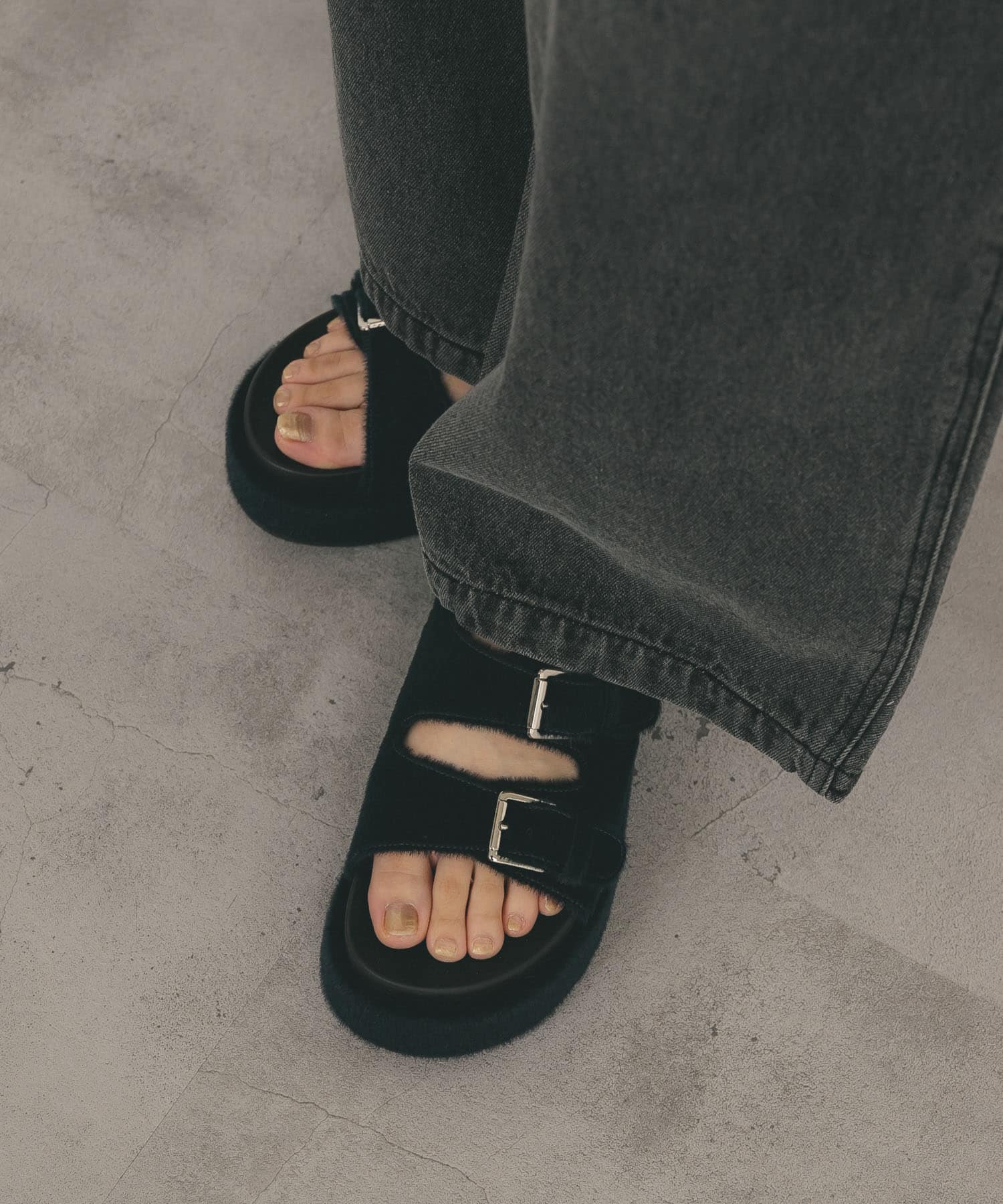 プラットフォームファーサンダル NAVY 37