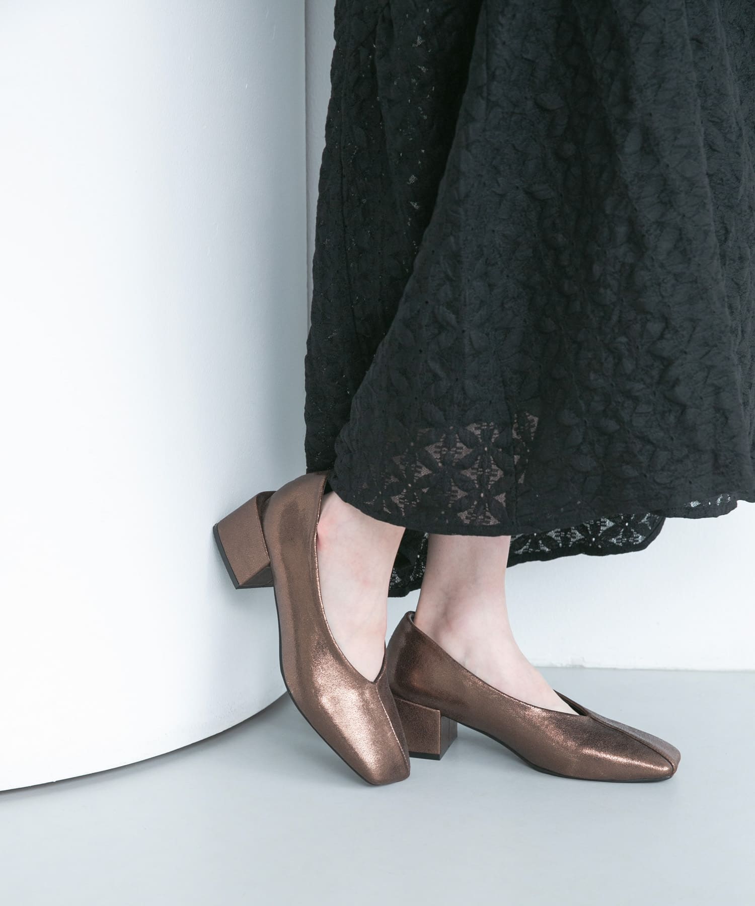 スクエアヒールメタリックパンプス