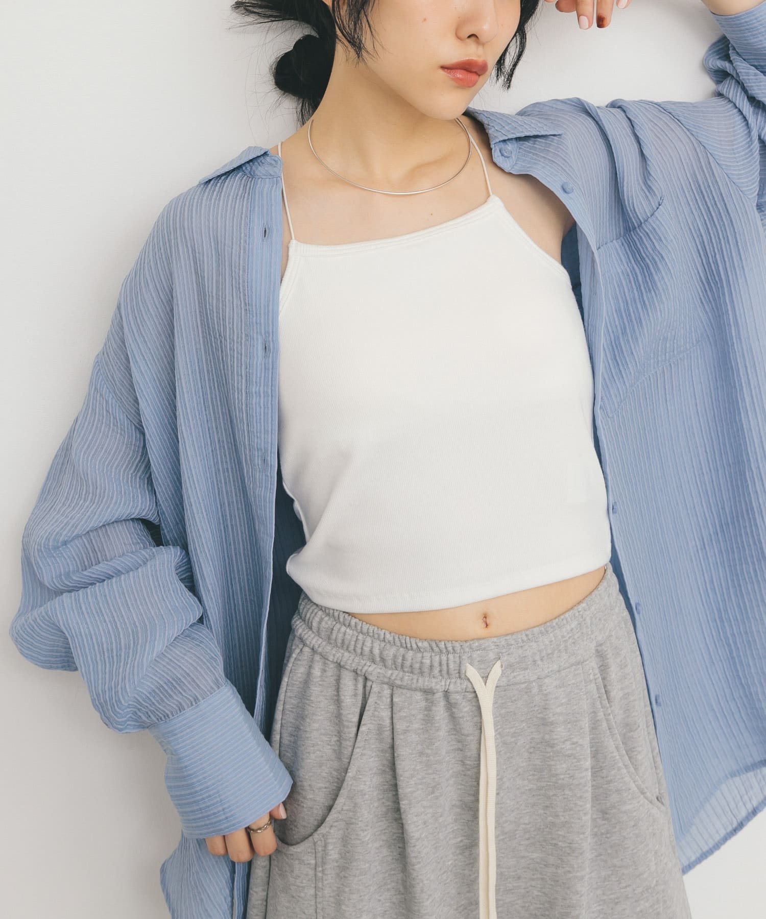 カップ付きクロップドキャミソール